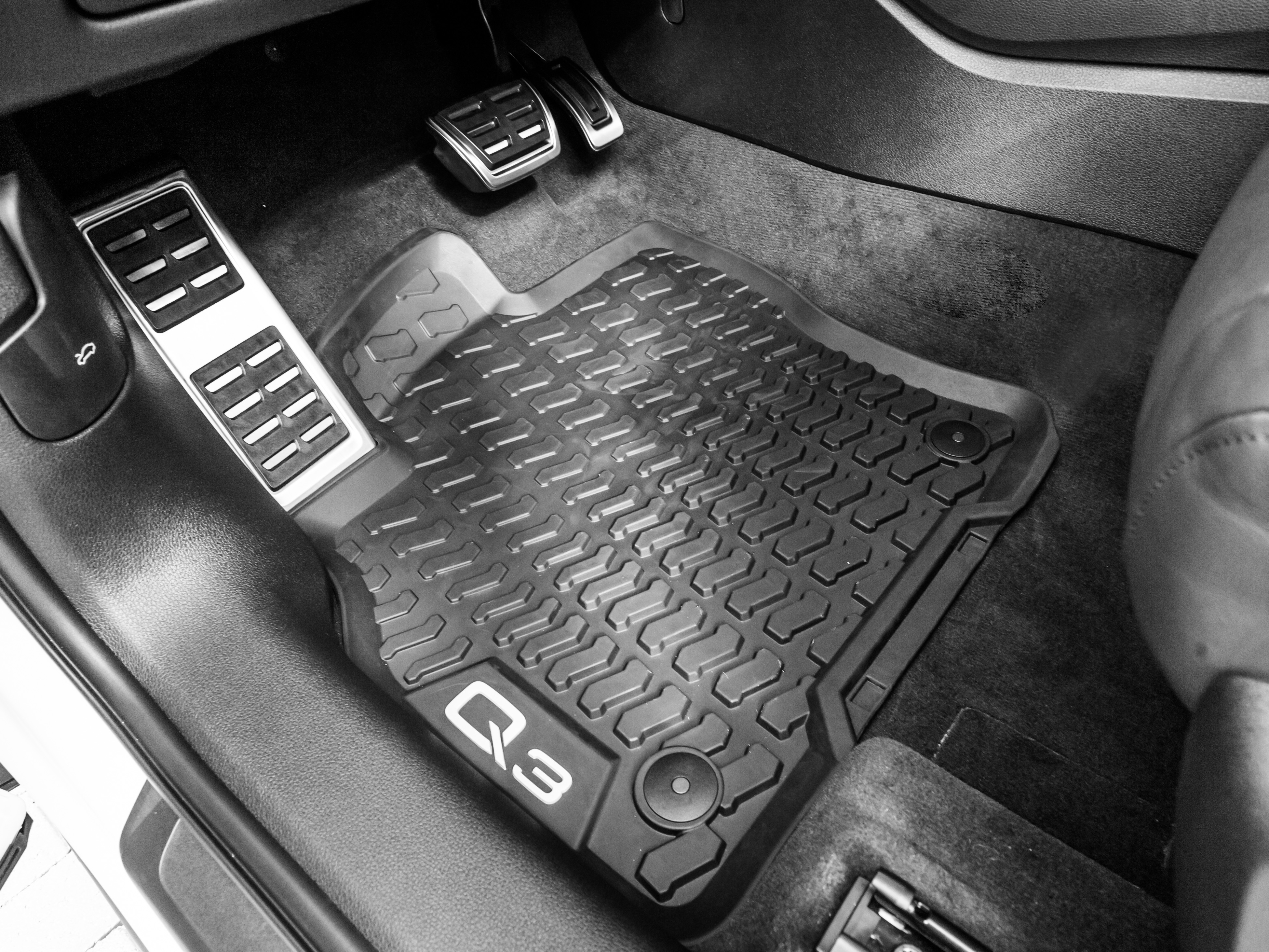 Jogo de Tapetes Audi Q3 (83B061501041+ 83A061511041)