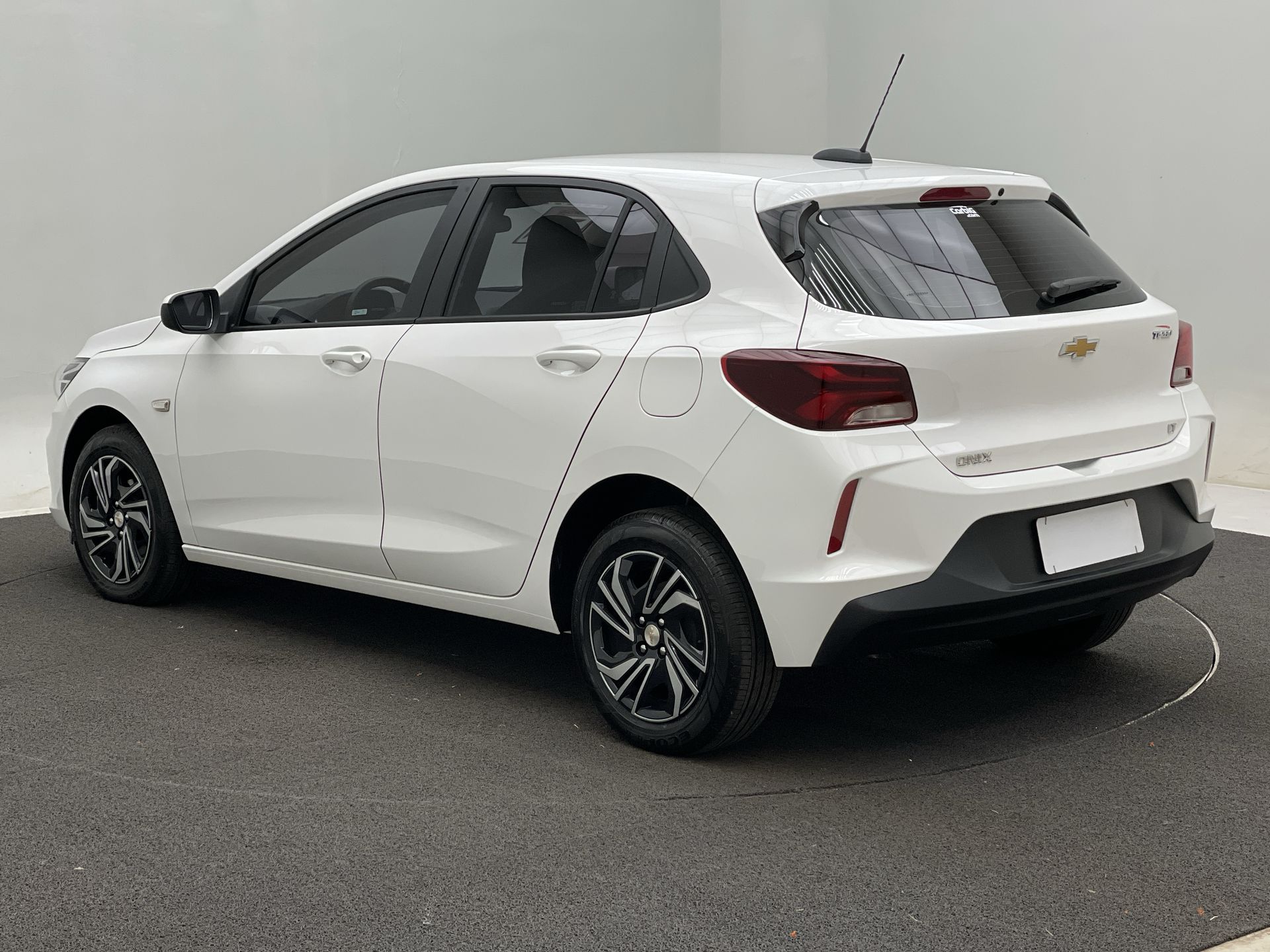 ONIX HATCH LT 1.0 12V TB Flex 5p Mec.