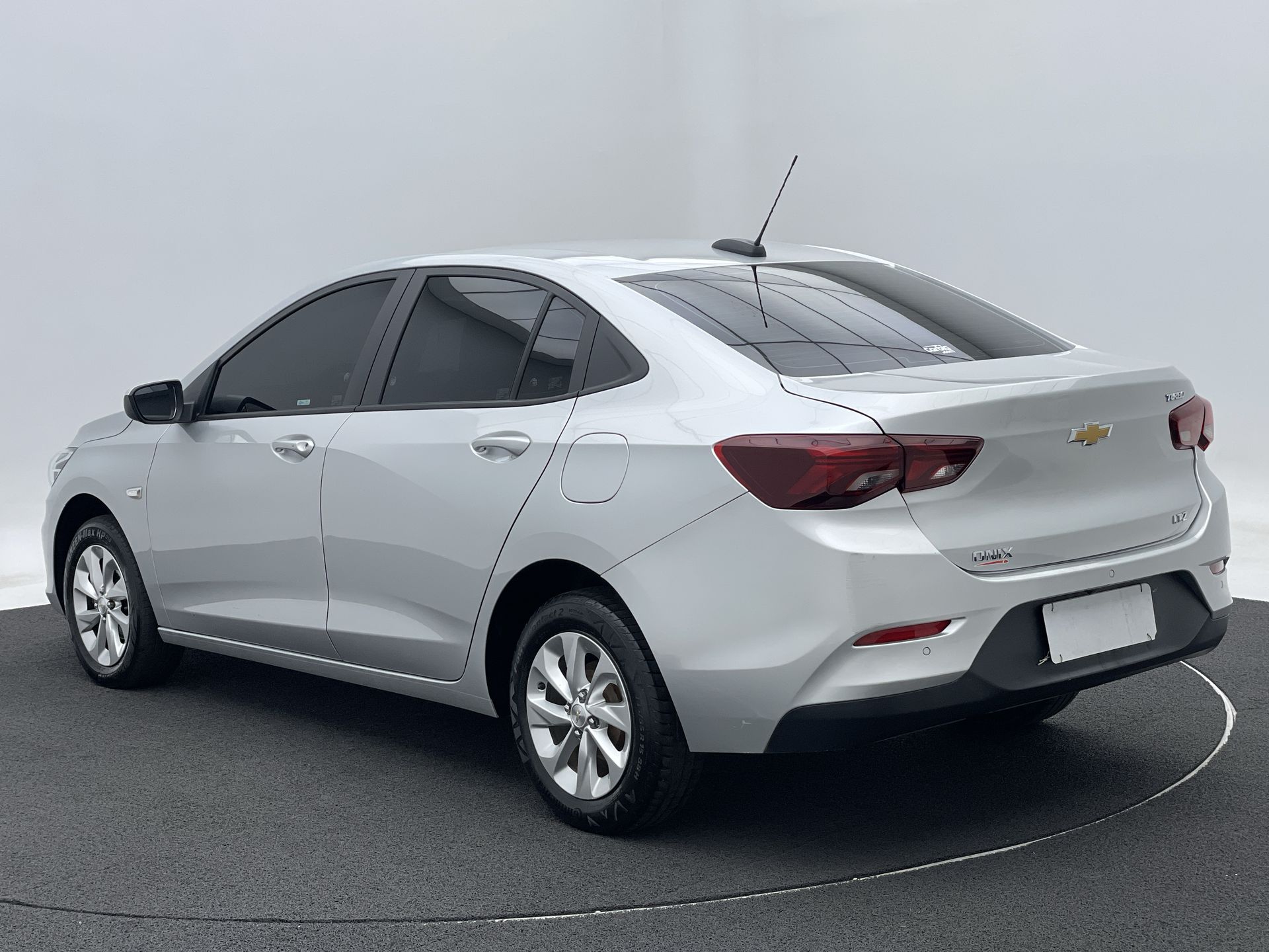 ONIX SEDAN Plus LTZ 1.0 12V TB Flex Mec.