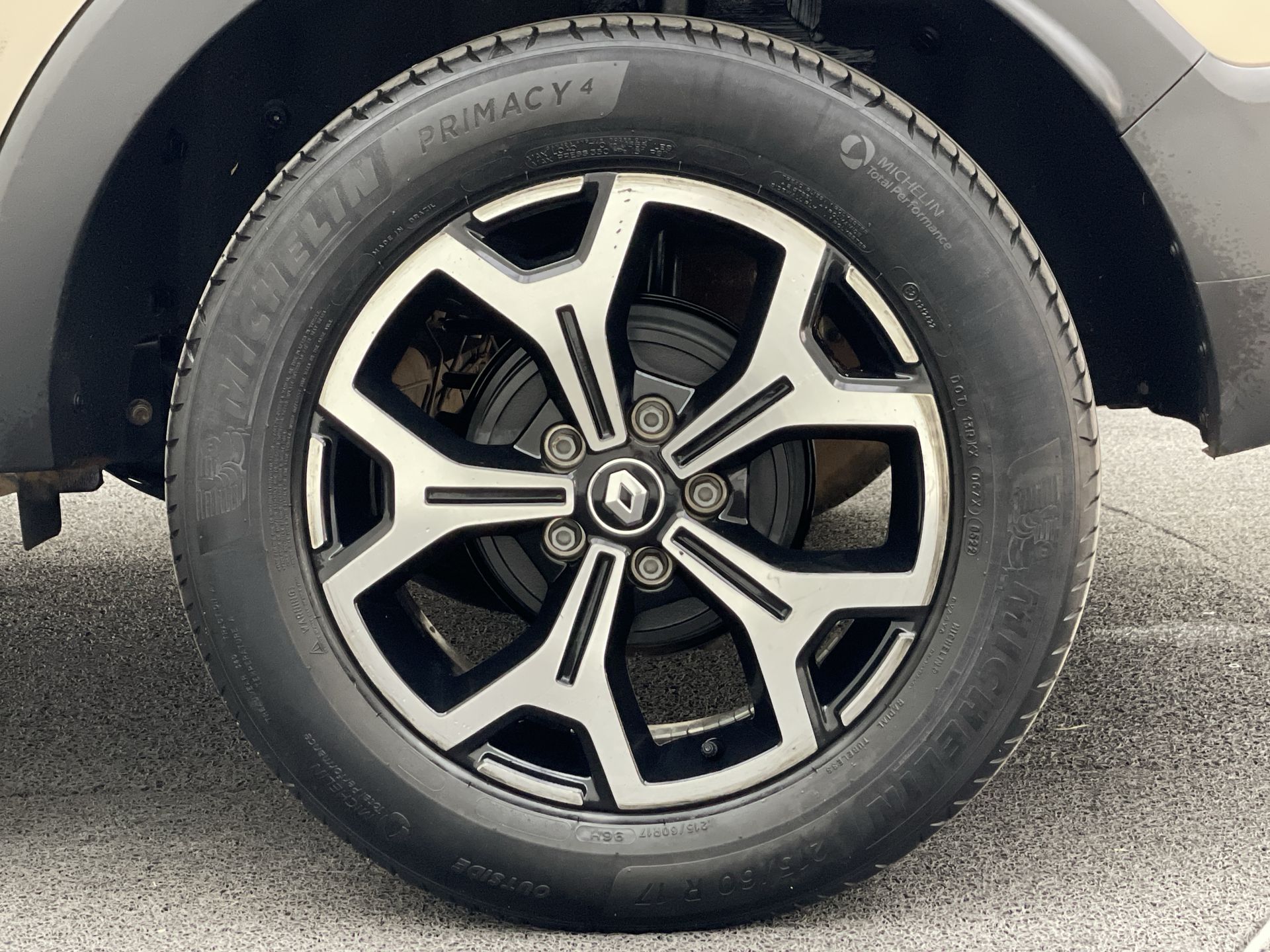 CAPTUR Iconic 1.3 TB 16V Flex 5p Aut.