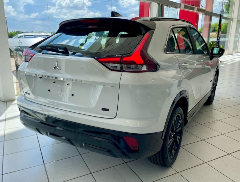 Mitsubishi-ECLIPSE CROSS-1.5 MIVEC TURBO GASOLINA HPE BLACK CVT