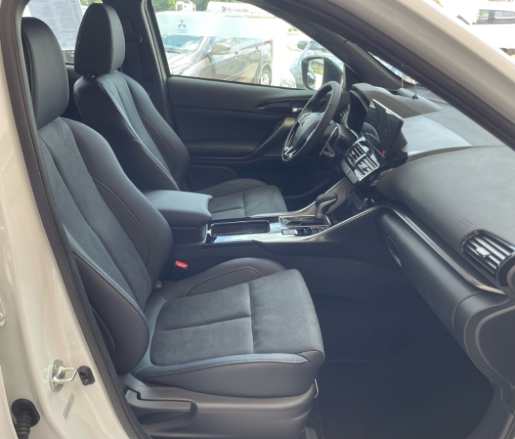 Mitsubishi-ECLIPSE CROSS-1.5 MIVEC TURBO GASOLINA HPE BLACK CVT