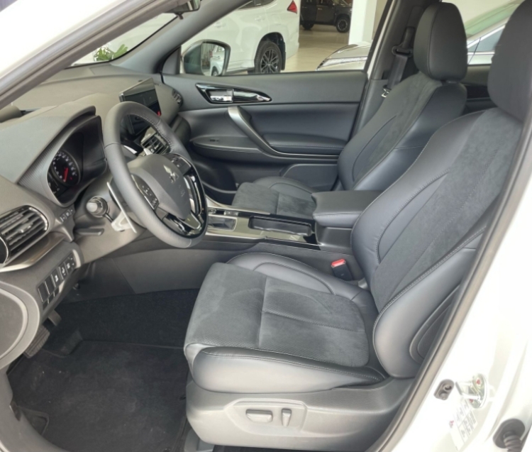 Mitsubishi-ECLIPSE CROSS-1.5 MIVEC TURBO GASOLINA HPE BLACK CVT