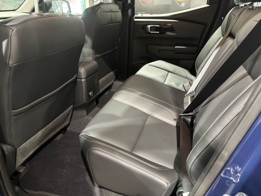 Mitsubishi-TRITON-2.4 BITURBO DIESEL HPE-S 4X4 AUTOMÁTICO