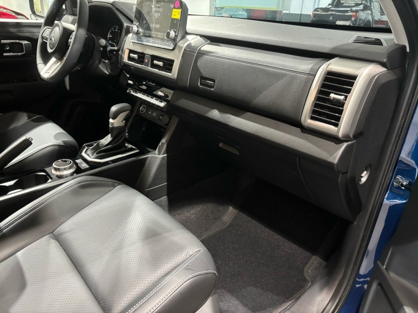 Mitsubishi-TRITON-2.4 BITURBO DIESEL HPE-S 4X4 AUTOMÁTICO