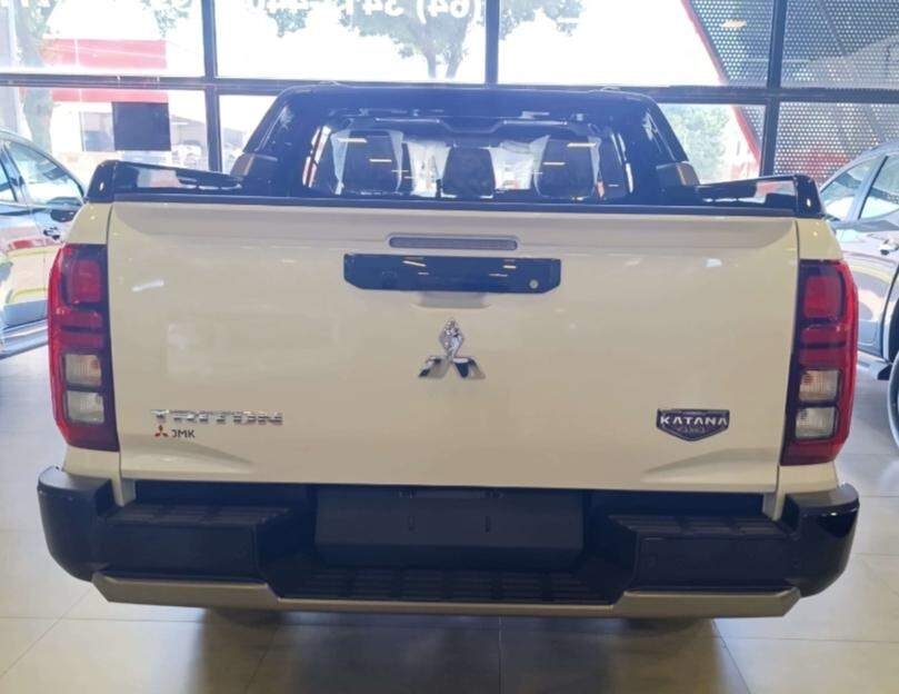 Mitsubishi-TRITON-2.4 BITURBO DIESEL CD KATANA 4X4 AUTOMÁTICO