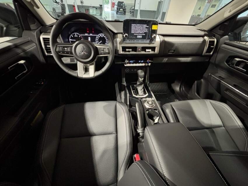 Mitsubishi-TRITON-2.4 BITURBO DIESEL CD HPE 4X4 AUTOMÁTICO