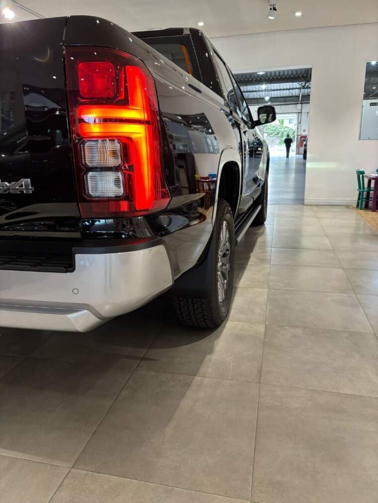 Mitsubishi-TRITON-2.4 BITURBO DIESEL CD HPE 4X4 AUTOMÁTICO