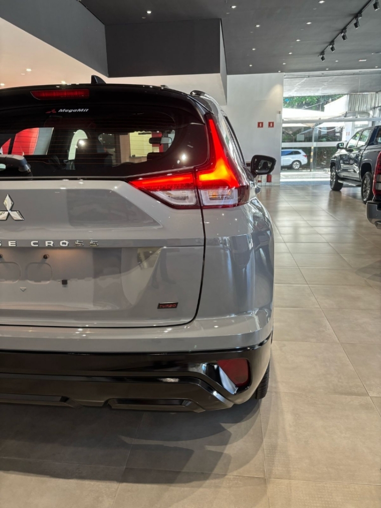 Mitsubishi-ECLIPSE CROSS-1.5 MIVEC TURBO GASOLINA HPE BLACK CVT