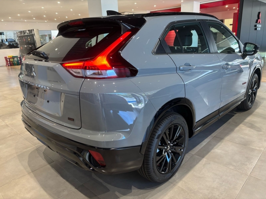 Mitsubishi-ECLIPSE CROSS-1.5 MIVEC TURBO GASOLINA HPE BLACK CVT