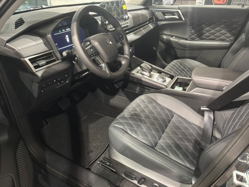 Mitsubishi-OUTLANDER-2.4 PHEV HPE-S S-AWC DHT