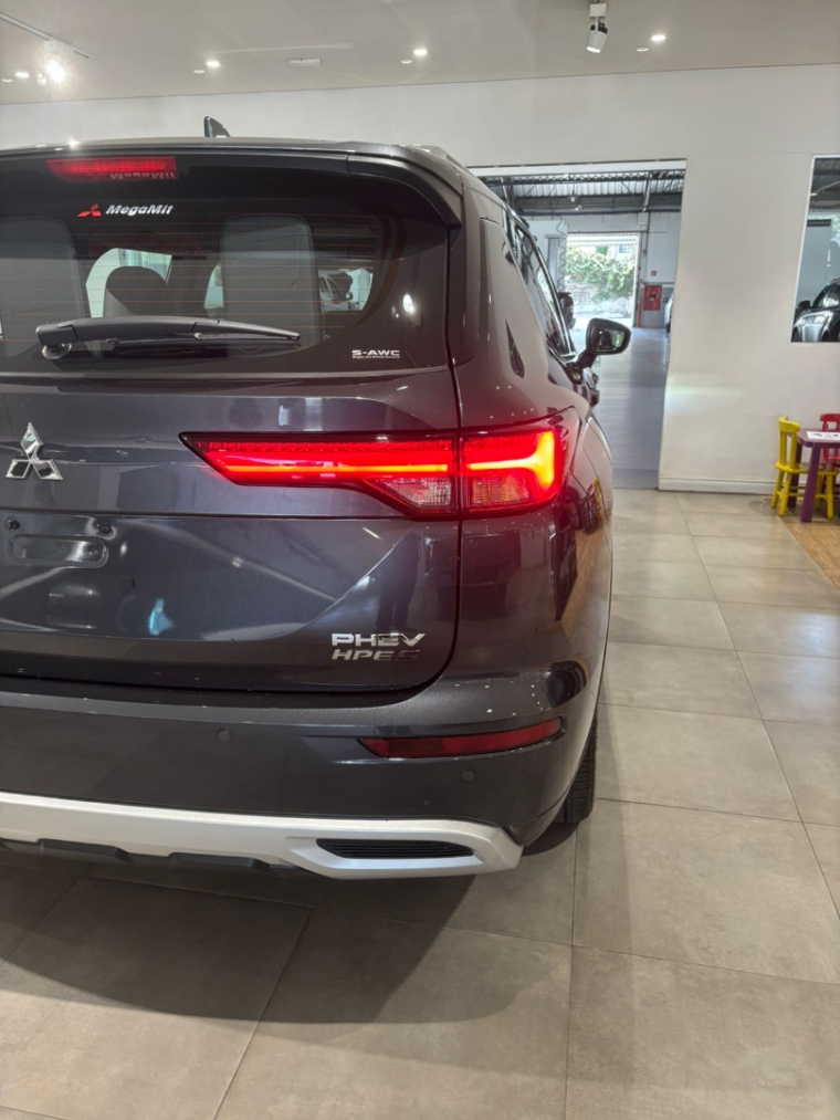 Mitsubishi-OUTLANDER-2.4 PHEV HPE-S S-AWC DHT