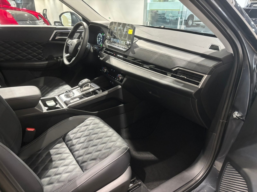 Mitsubishi-OUTLANDER-2.4 PHEV HPE-S S-AWC DHT