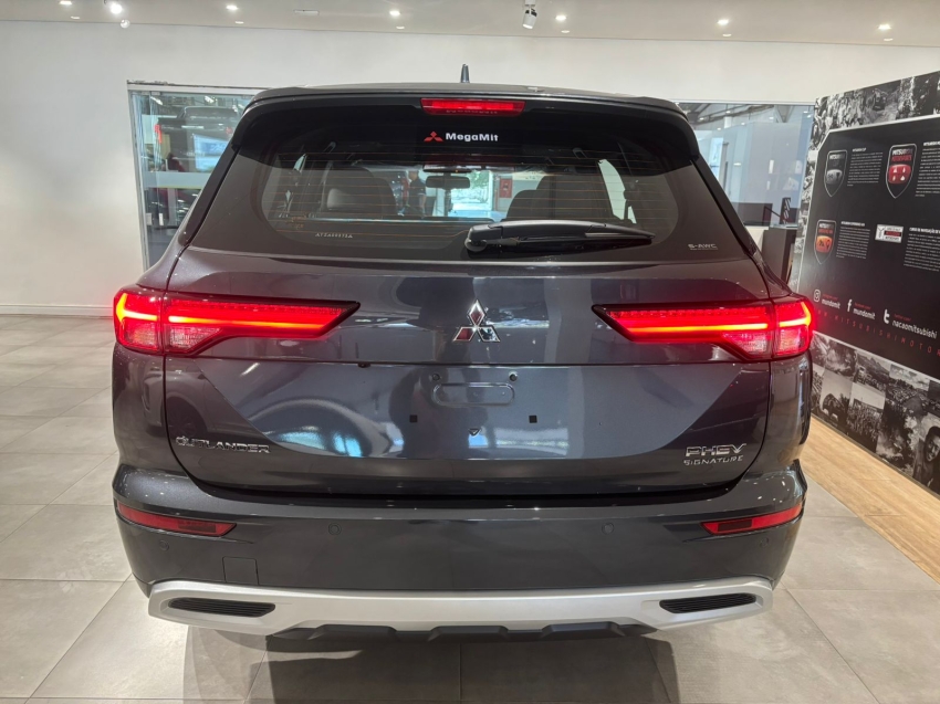 Mitsubishi-OUTLANDER-2.4 PHEV SIGNATURE S-AWC DHT