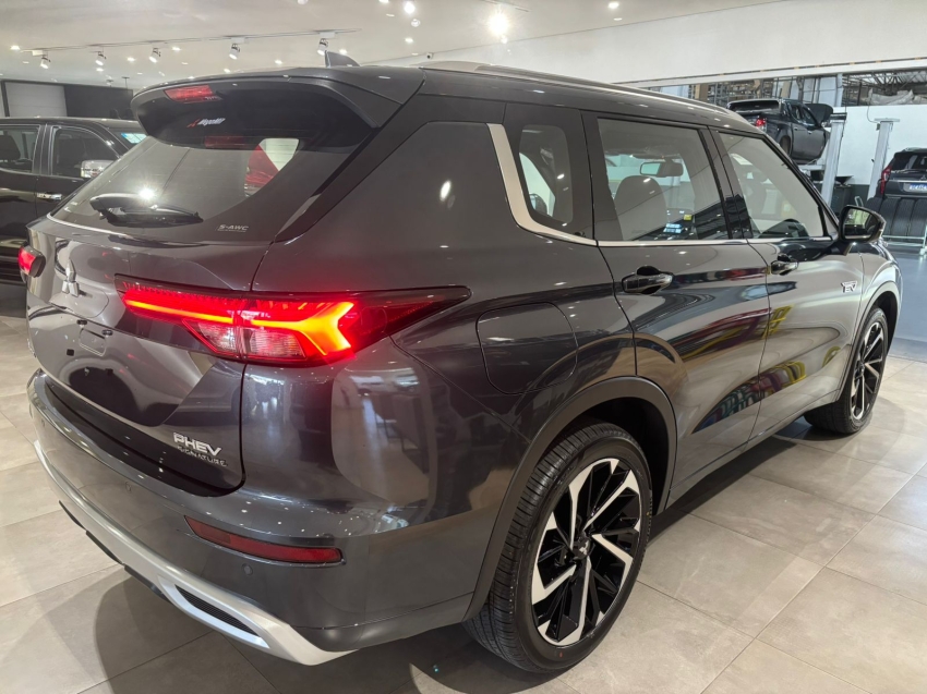 Mitsubishi-OUTLANDER-2.4 PHEV SIGNATURE S-AWC DHT