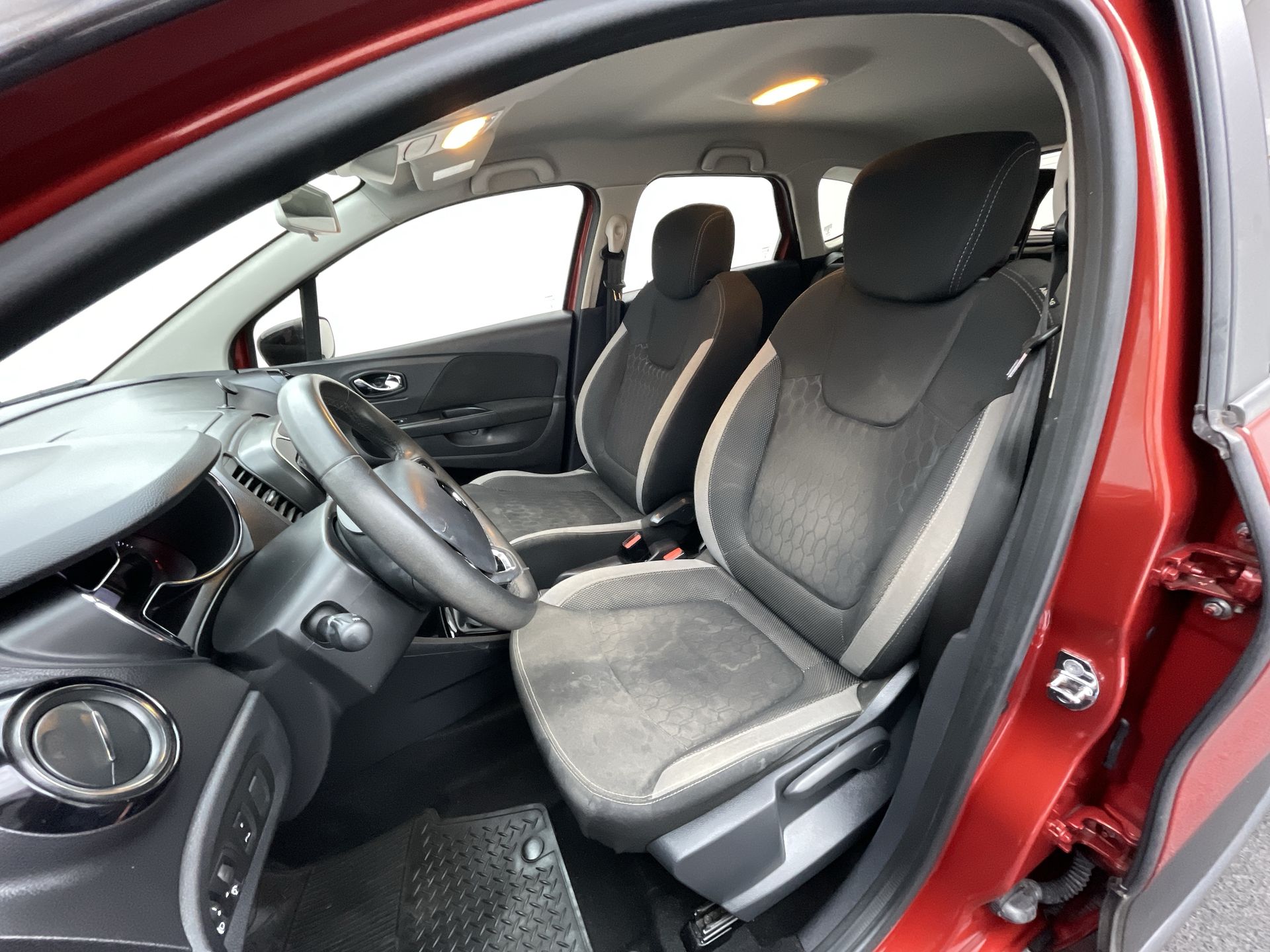 CAPTUR Zen 1.6 16V Flex 5p Mec.