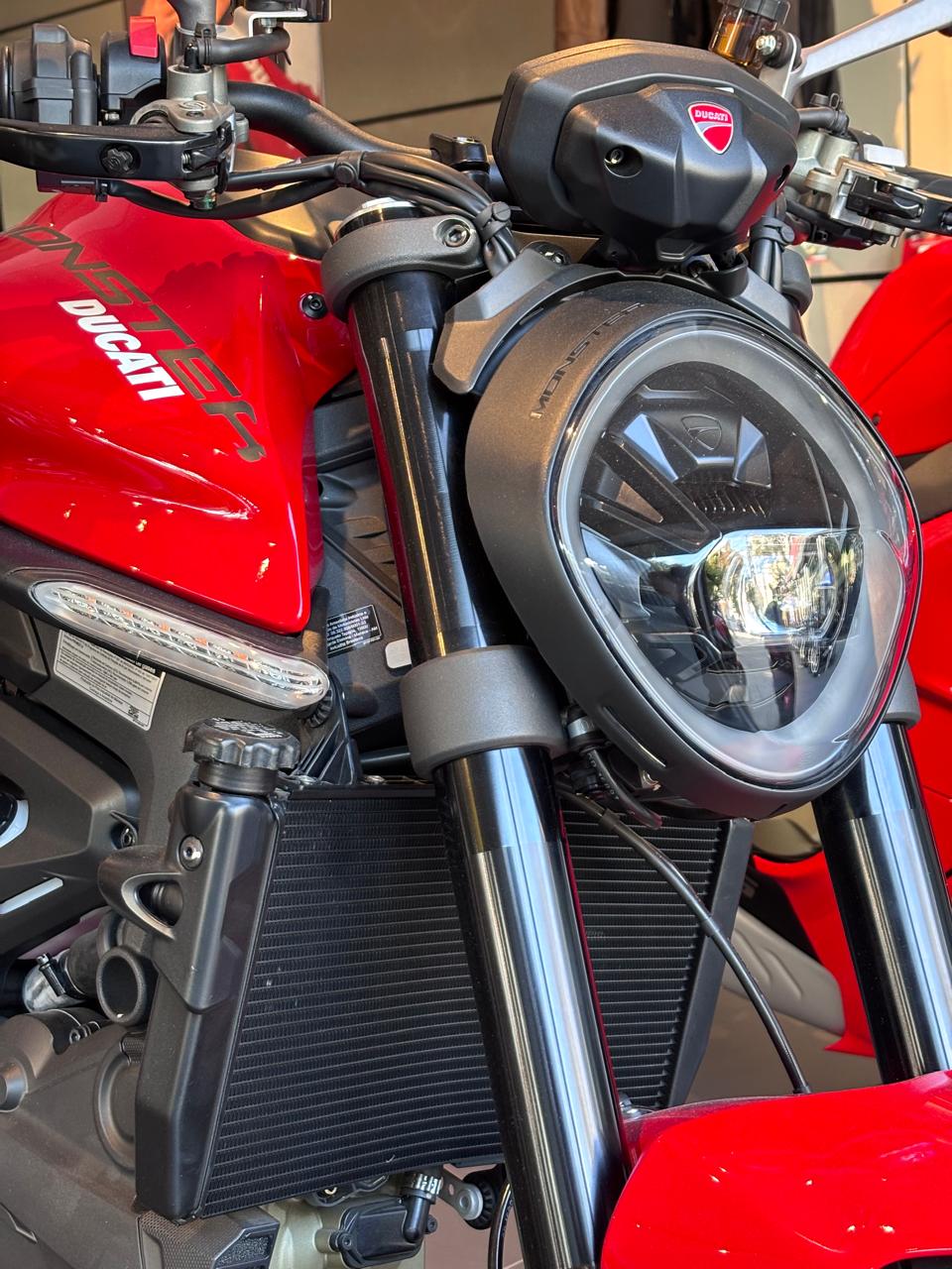 MONSTER 937cc
