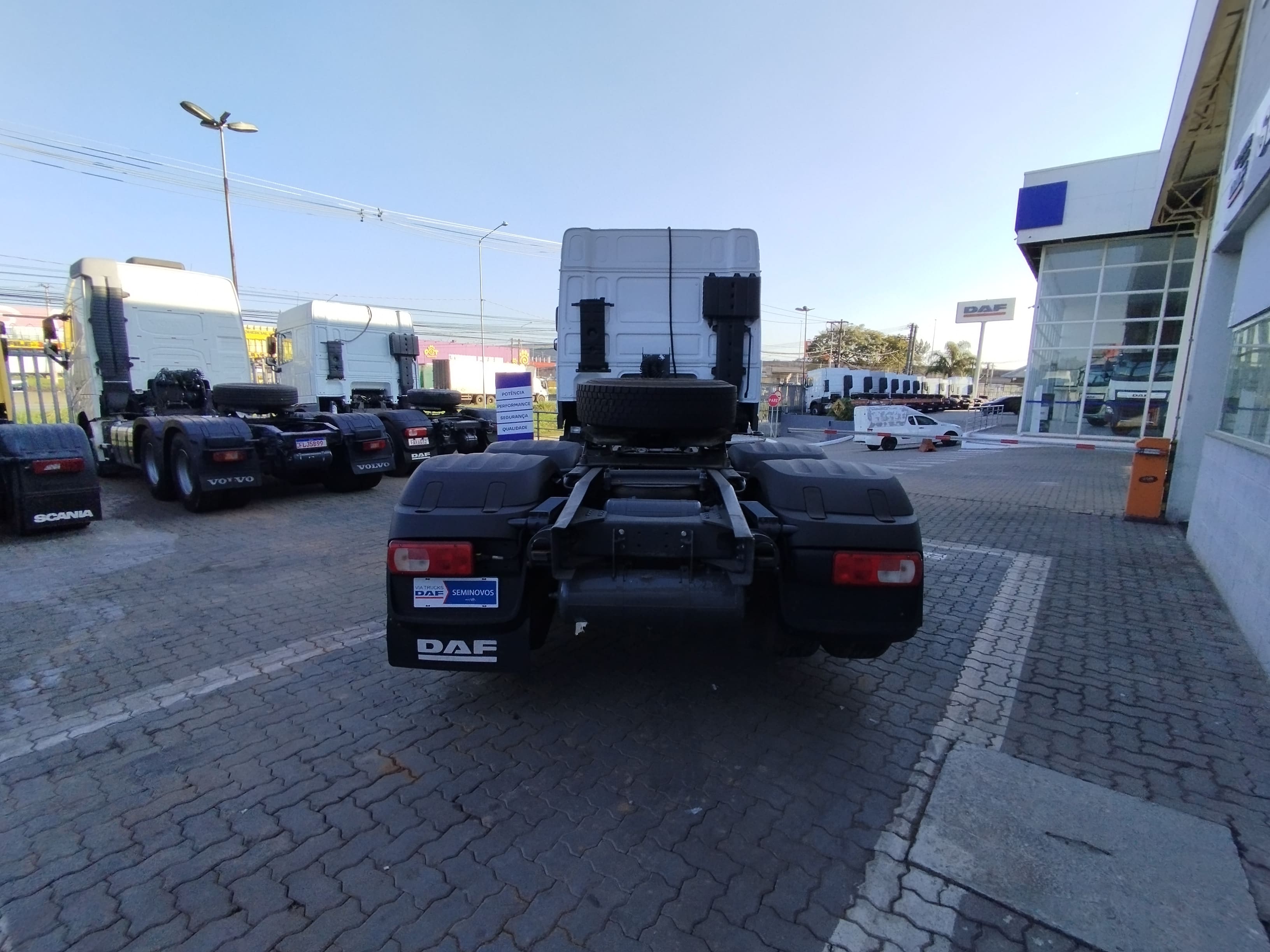 DAF-XF-XF 105 FTS 460 6x2 (diesel)(E5)