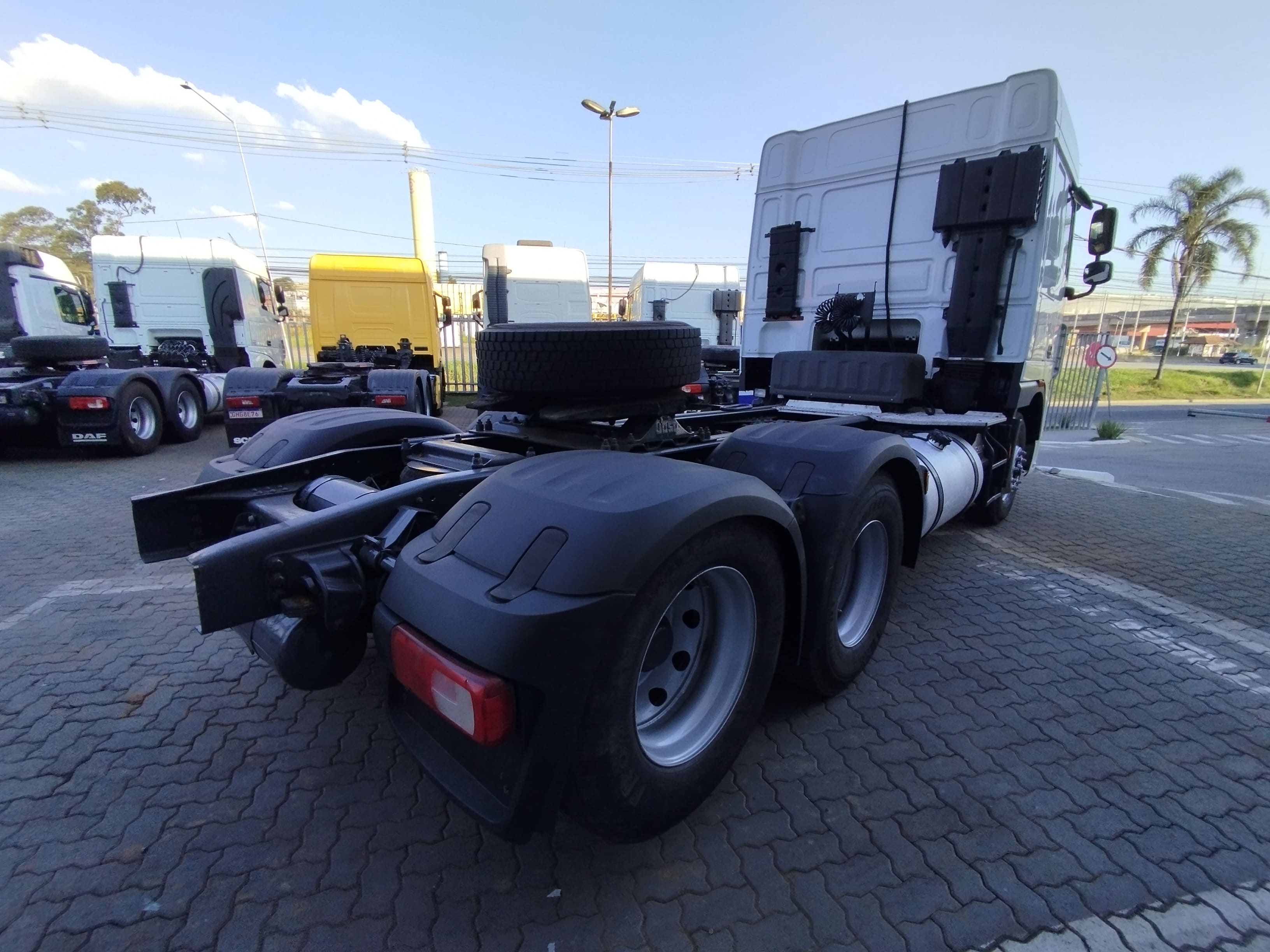 DAF-XF-XF 105 FTS 460 6x2 (diesel)(E5)