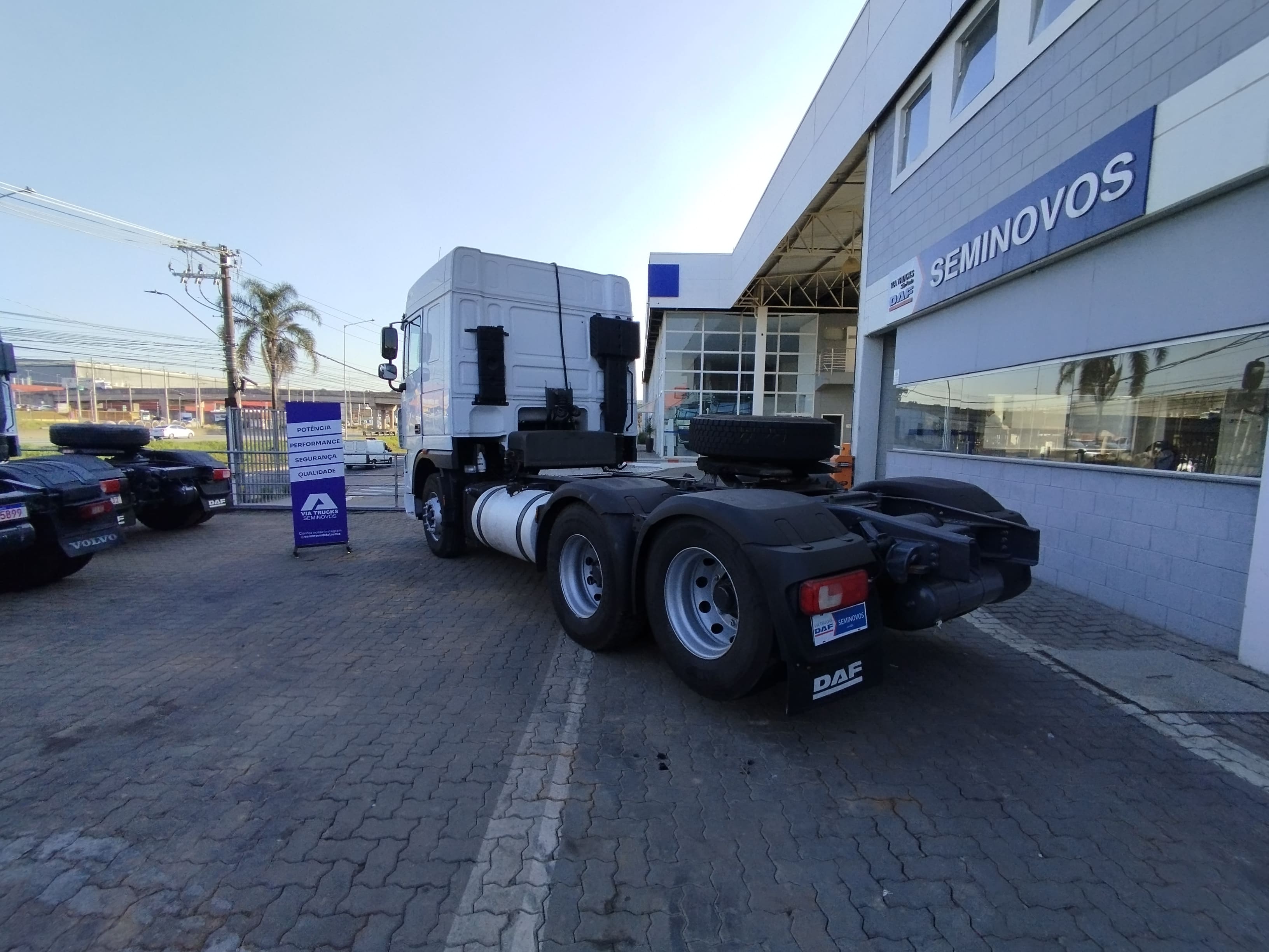 DAF-XF-XF 105 FTS 460 6x2 (diesel)(E5)