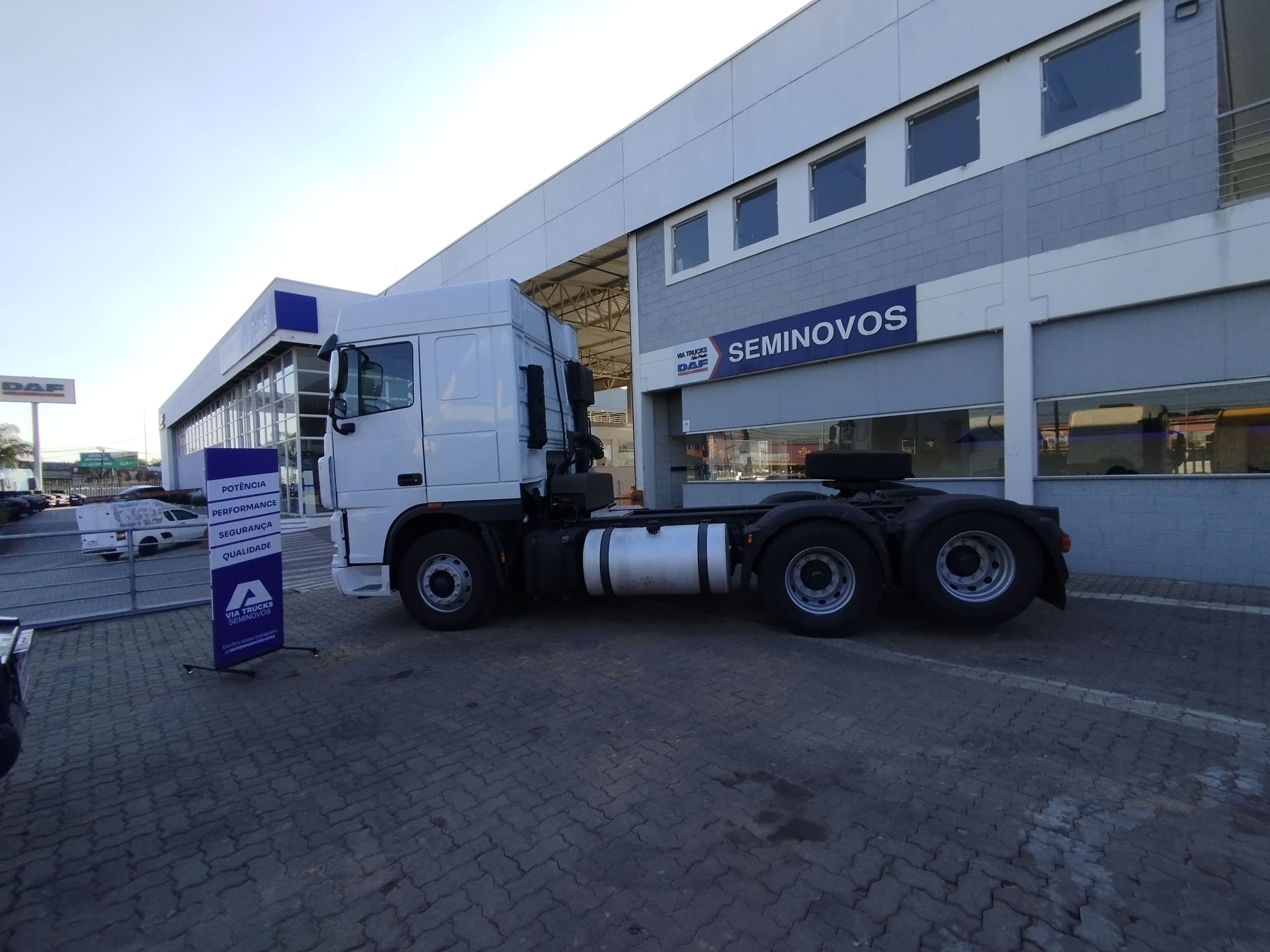 DAF-XF-XF 105 FTS 460 6x2 (diesel)(E5)