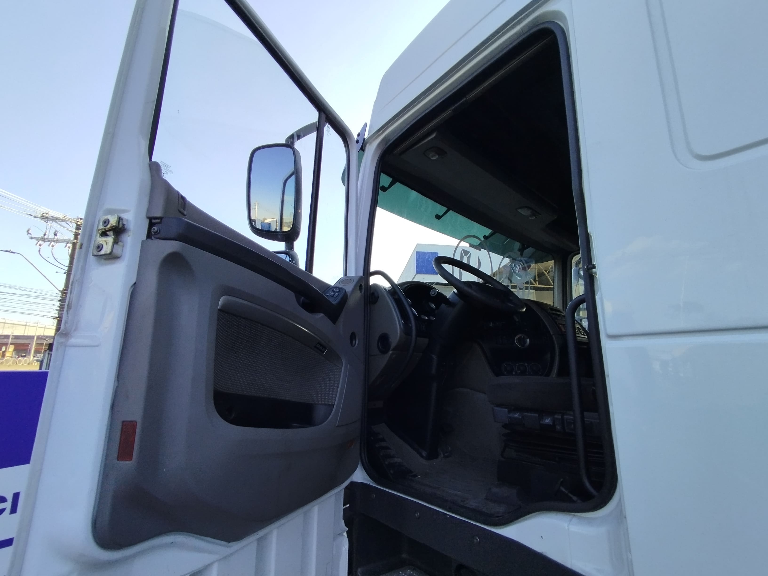 DAF-XF-XF 105 FTS 460 6x2 (diesel)(E5)