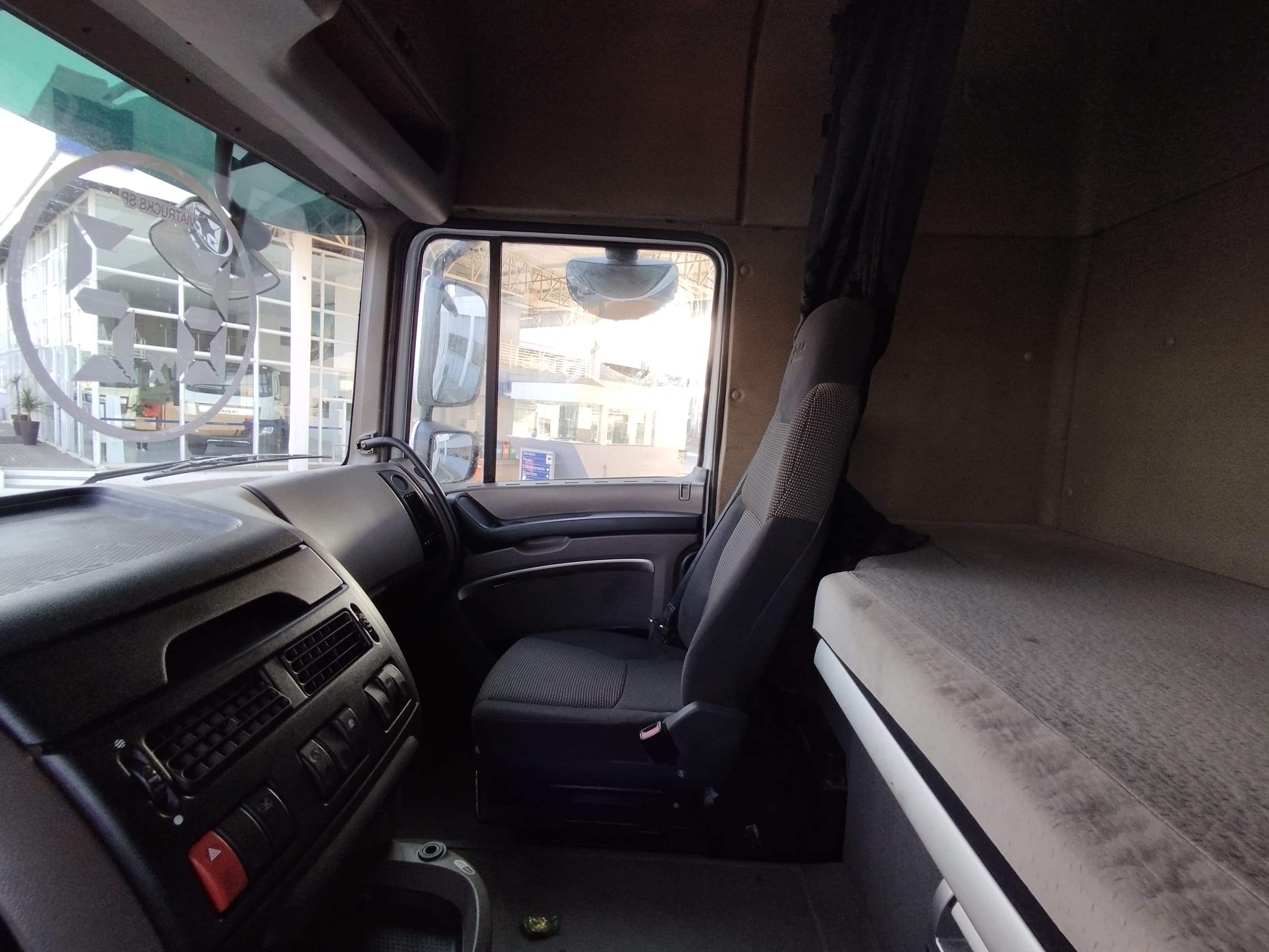 DAF-XF-XF 105 FTS 460 6x2 (diesel)(E5)