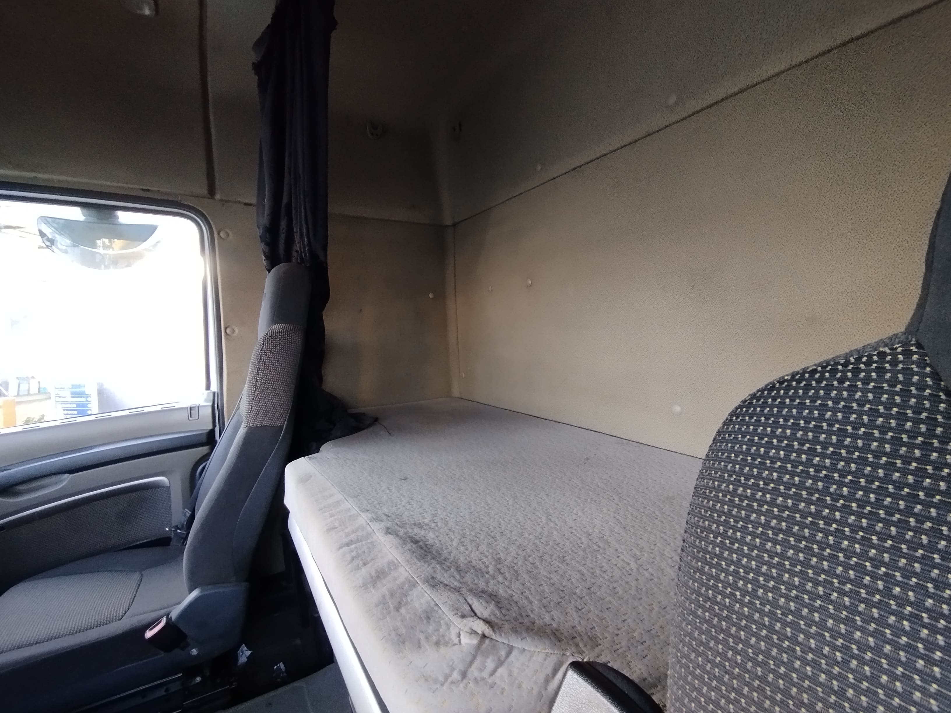 DAF-XF-XF 105 FTS 460 6x2 (diesel)(E5)