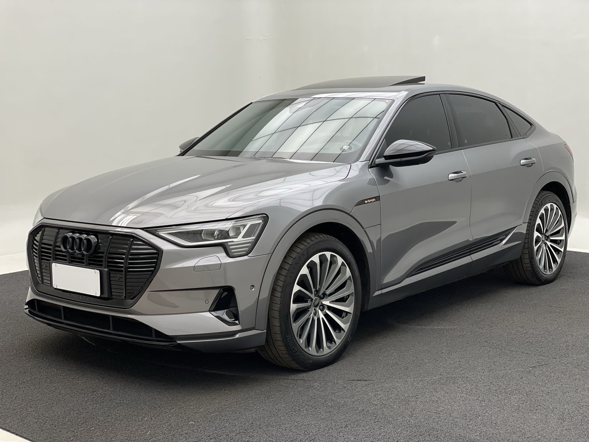 E-TRON Sportb. Perf.Black Aut.(Elétrico)
