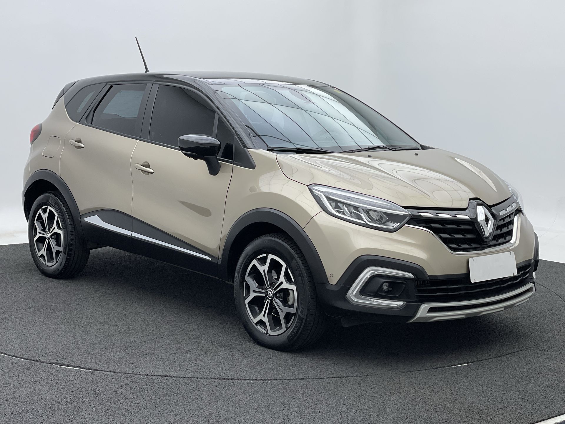 Renault-CAPTUR-CAPTUR Iconic 1.3 TB 16V Flex 5p Aut.