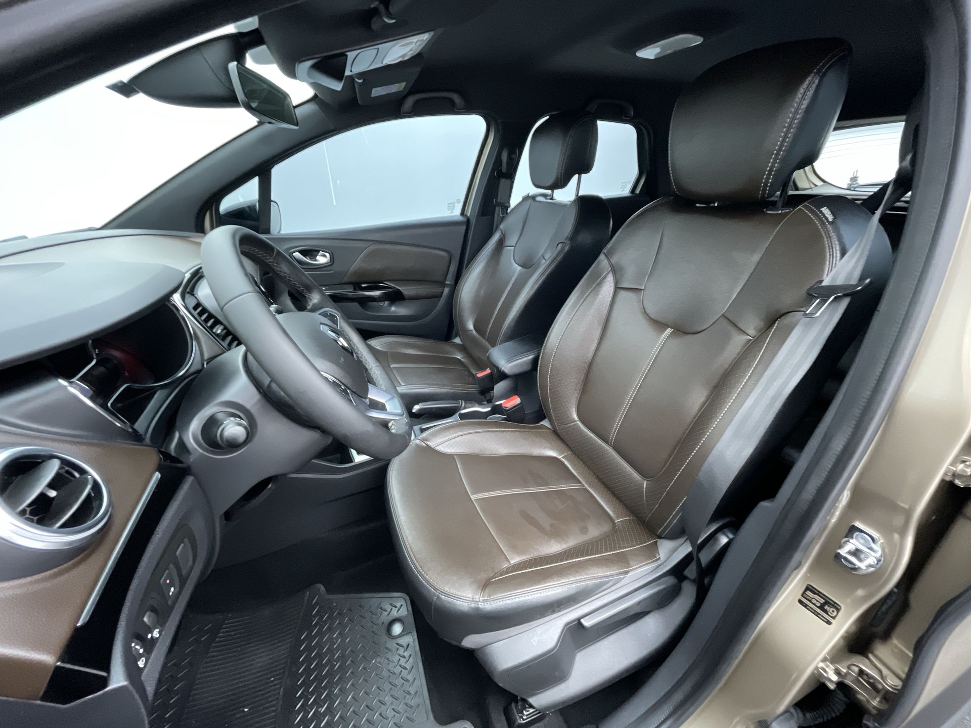 Renault-CAPTUR-CAPTUR Iconic 1.3 TB 16V Flex 5p Aut.