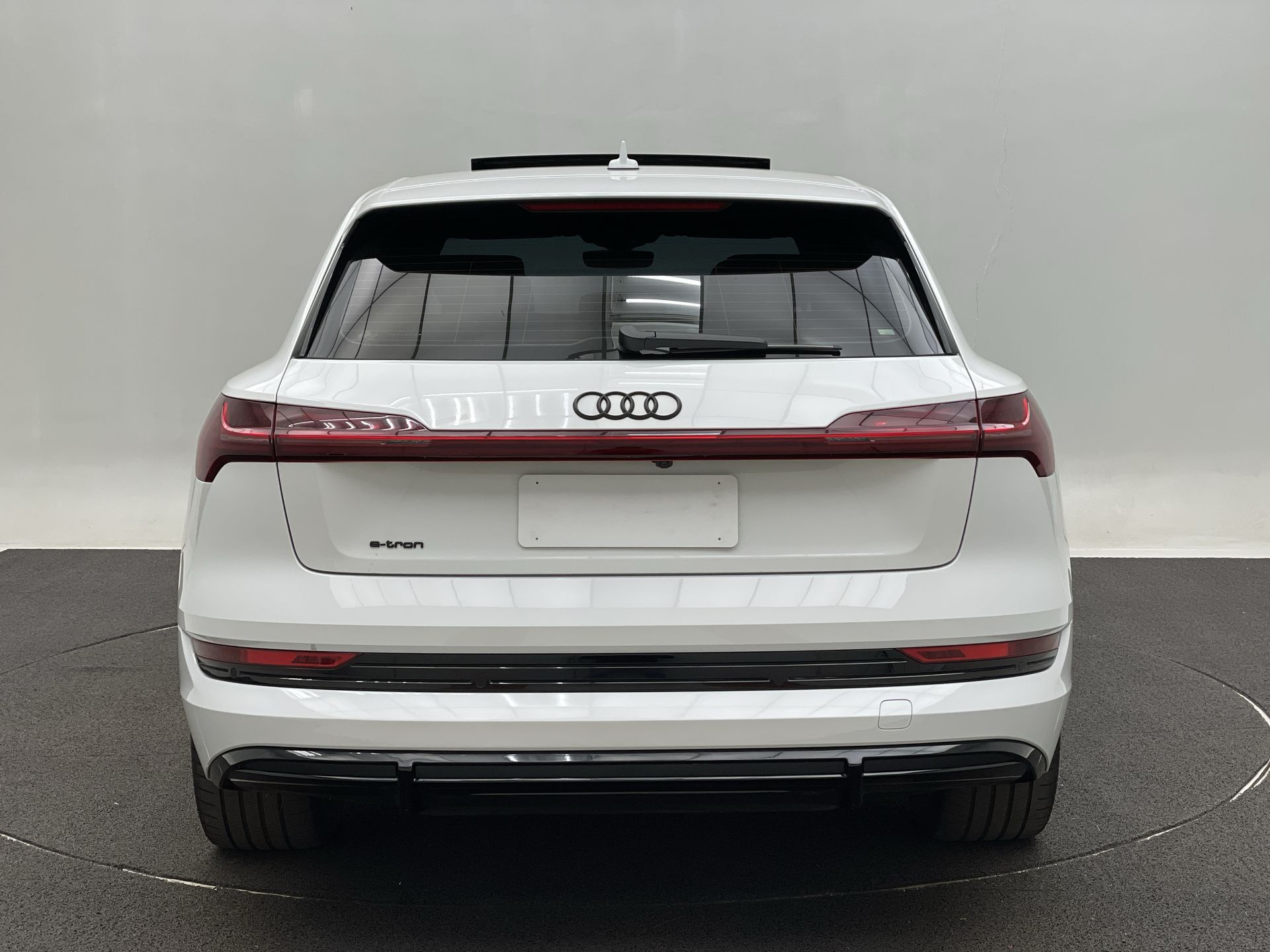 Audi-E-TRON-E-TRON Performa. Black Aut. (Elétrico)