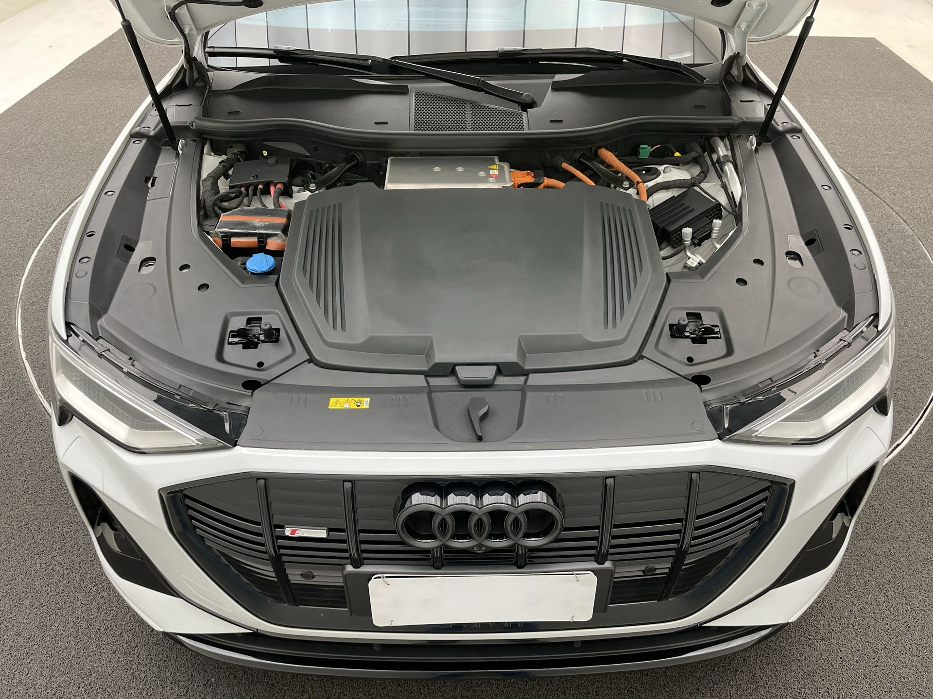Audi-E-TRON-E-TRON Performa. Black Aut. (Elétrico)