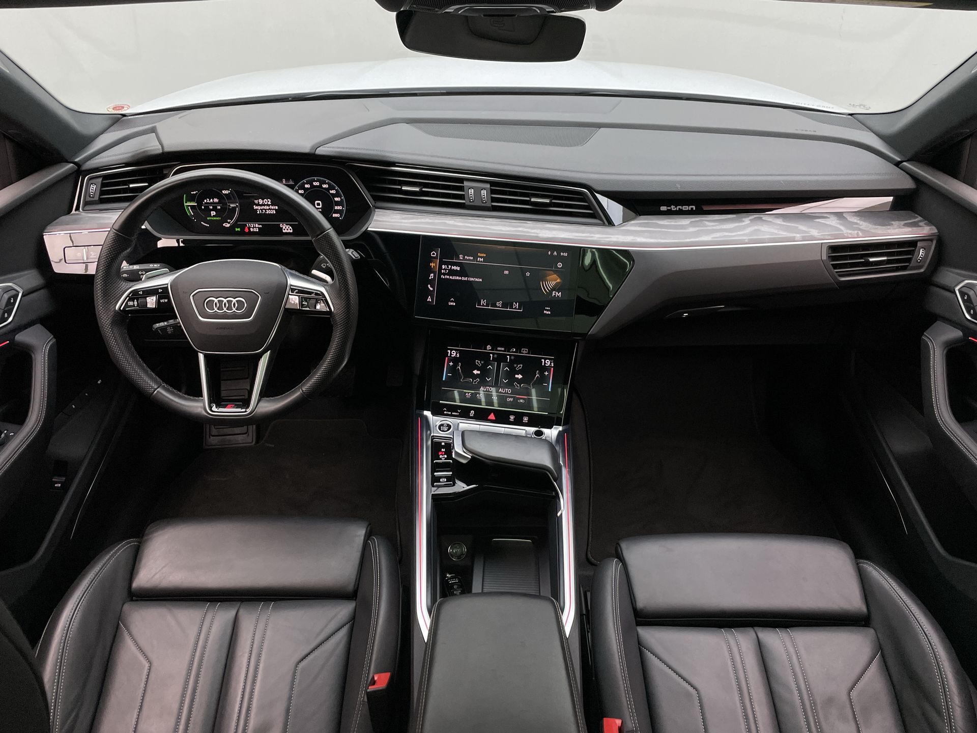 Audi-E-TRON-E-TRON Performa. Black Aut. (Elétrico)
