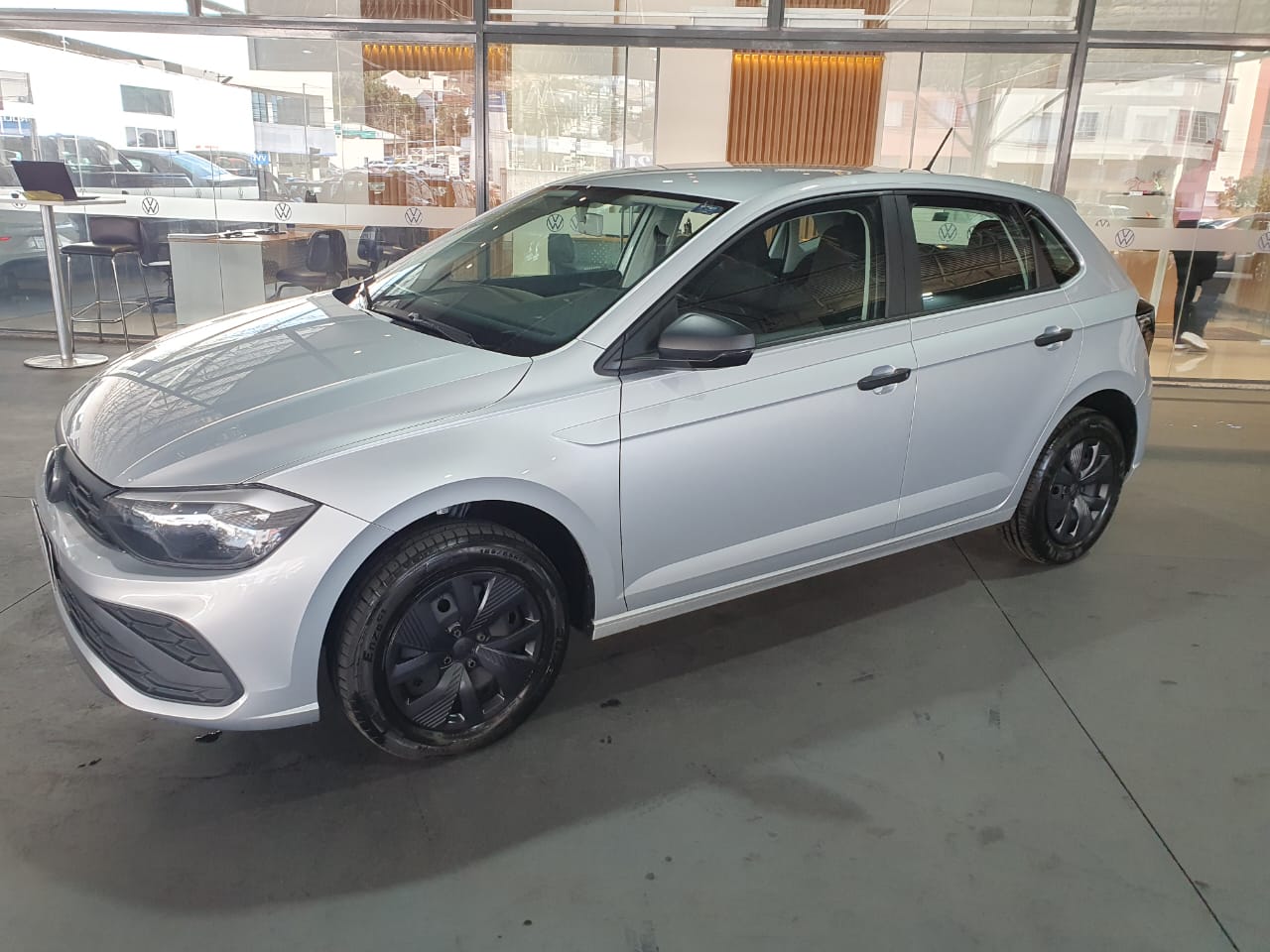 Polo Track 1.0 Flex 12V 5p