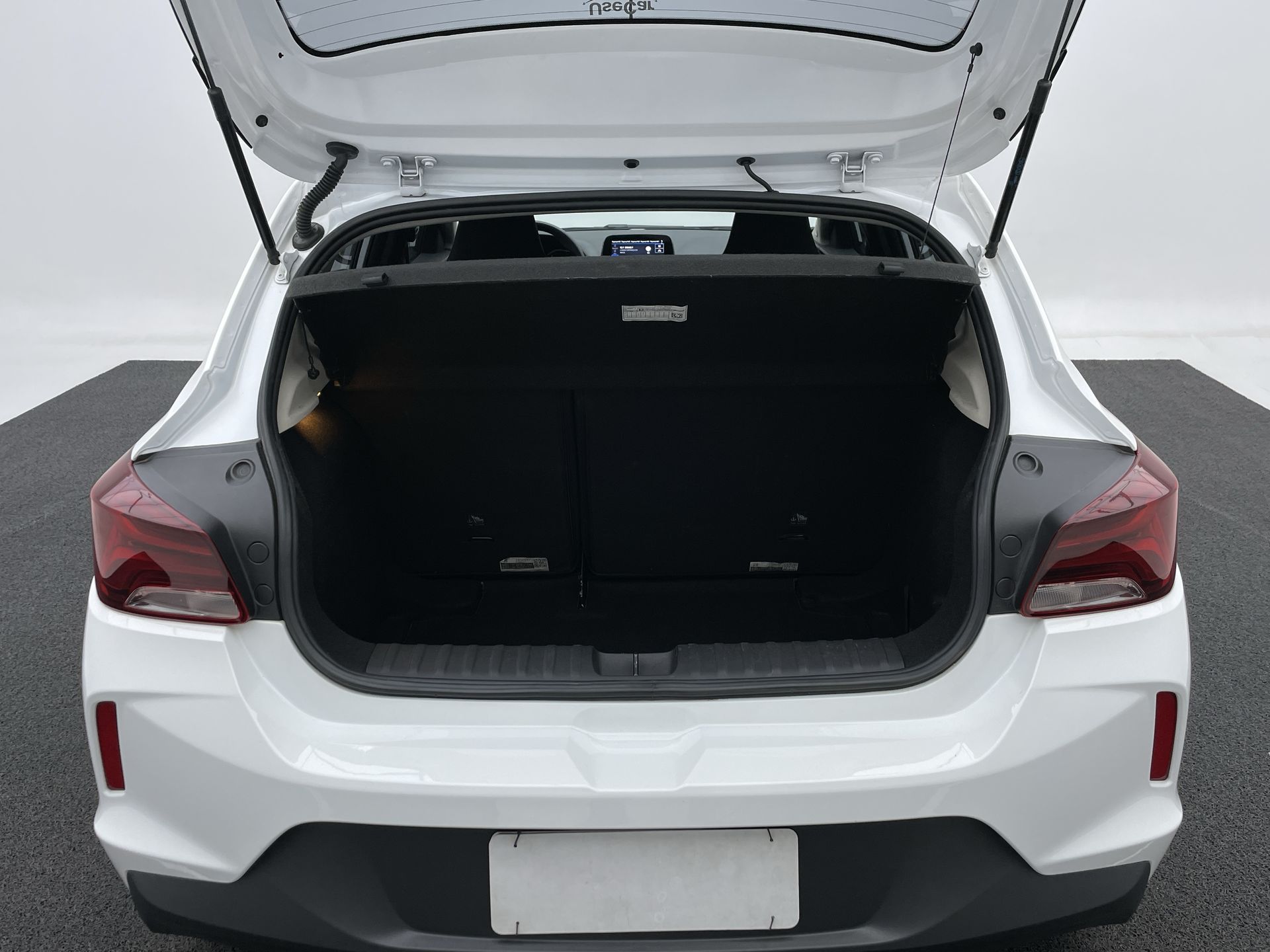 onix hatch lt 1.0 12v flex 5p mec.