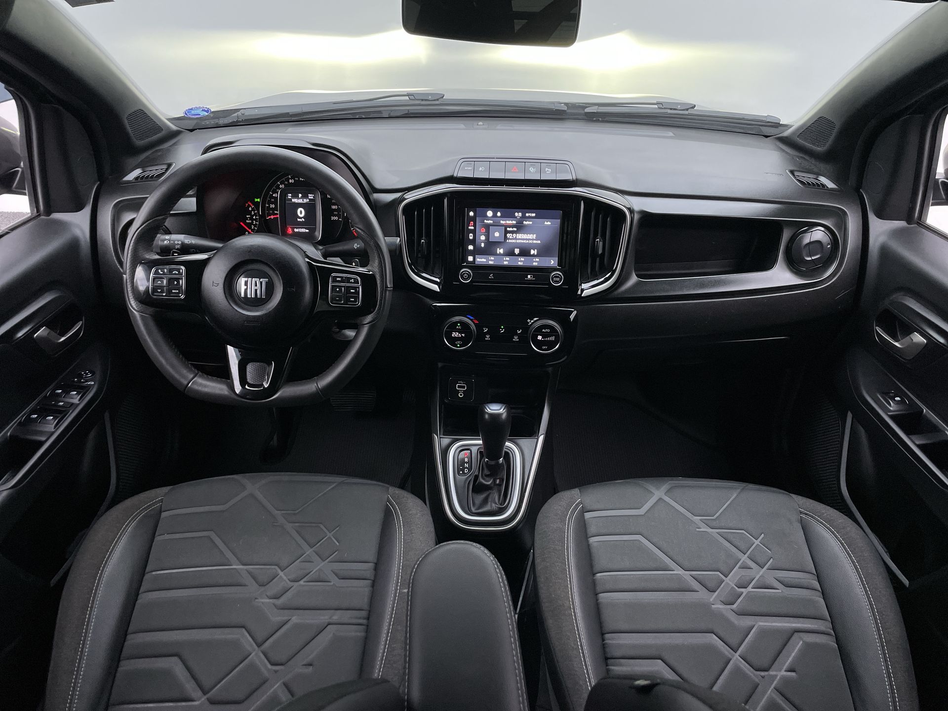 Fiat-STRADA-Strada Volcano 1.3 Flex 8V CD Aut.