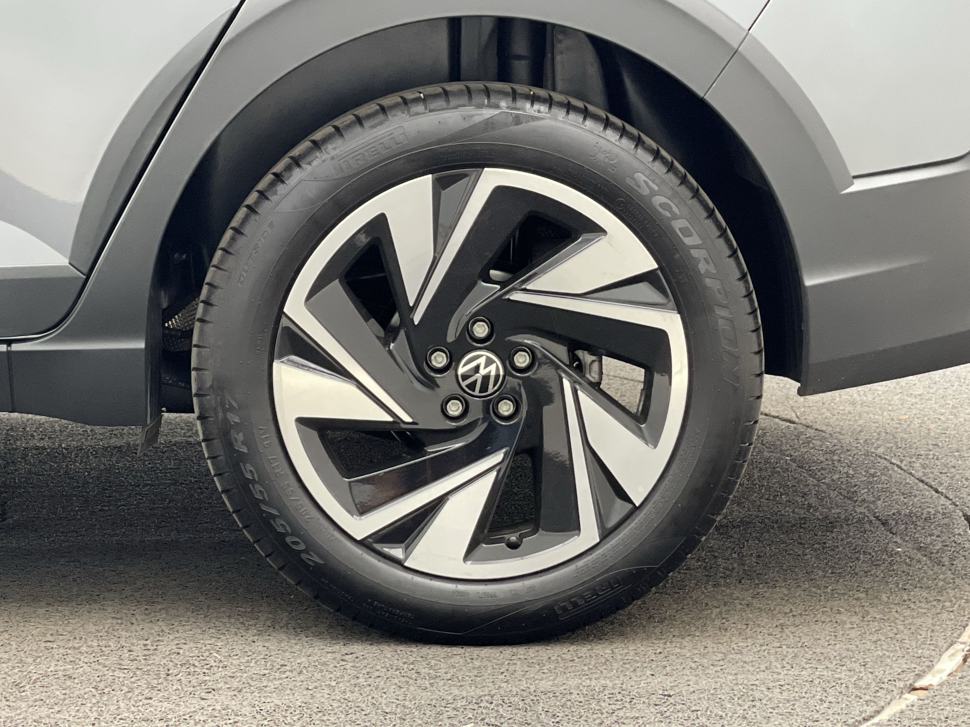 Nivus Highline 1.0 200 TSI Flex Aut.