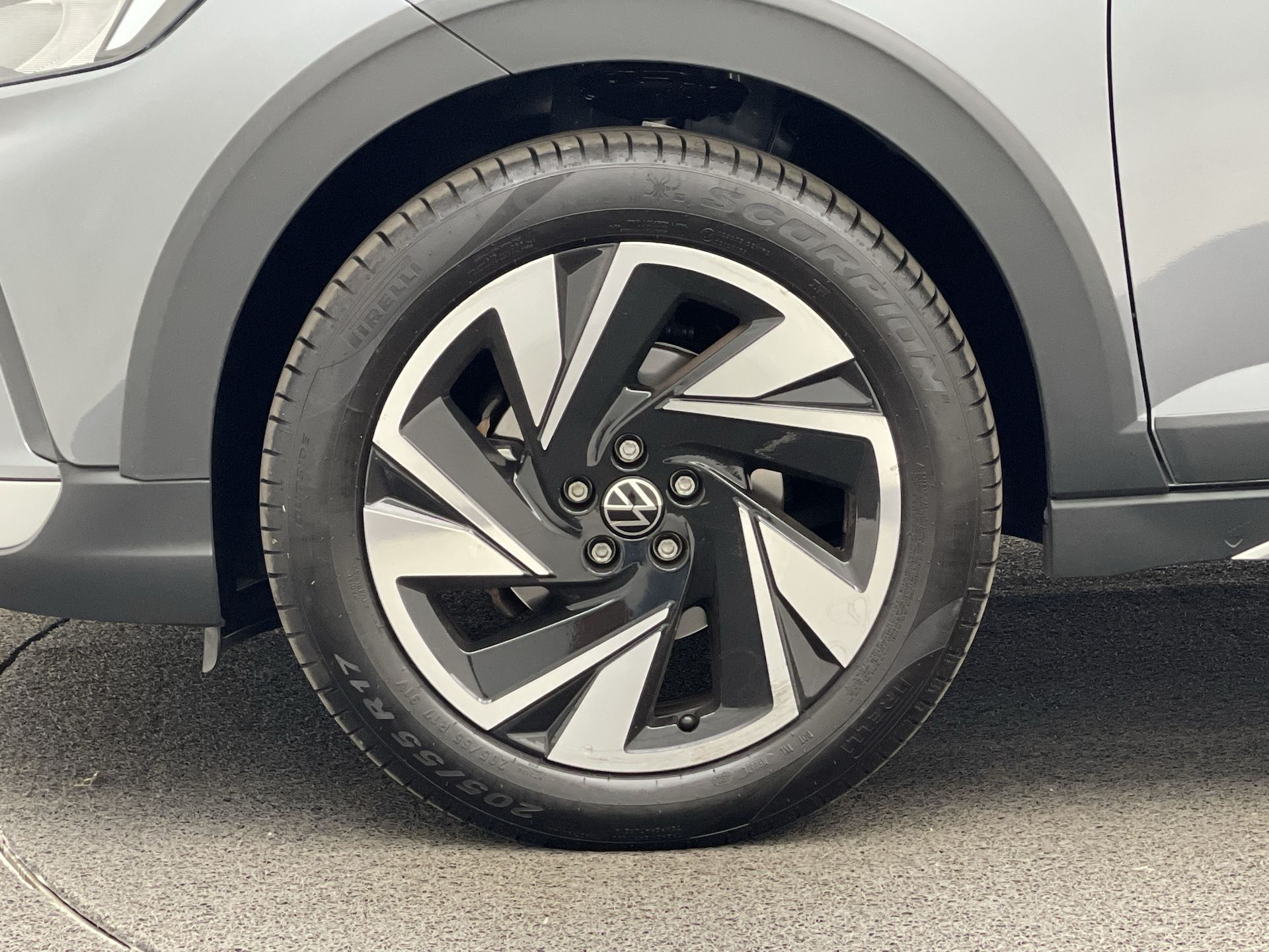 Nivus Highline 1.0 200 TSI Flex Aut.