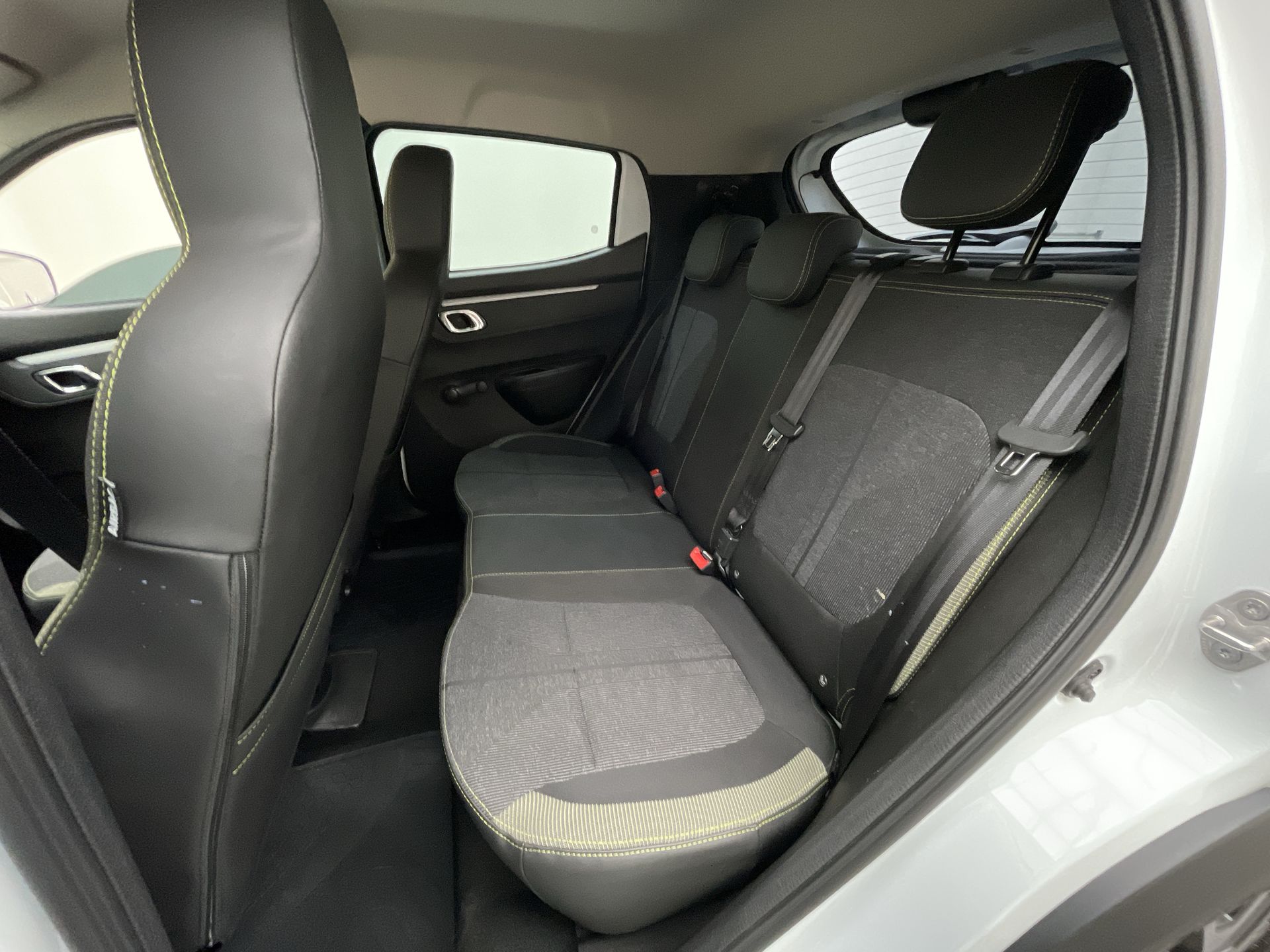 KWID OUTSIDER 1.0 Flex 12V 5p Mec.