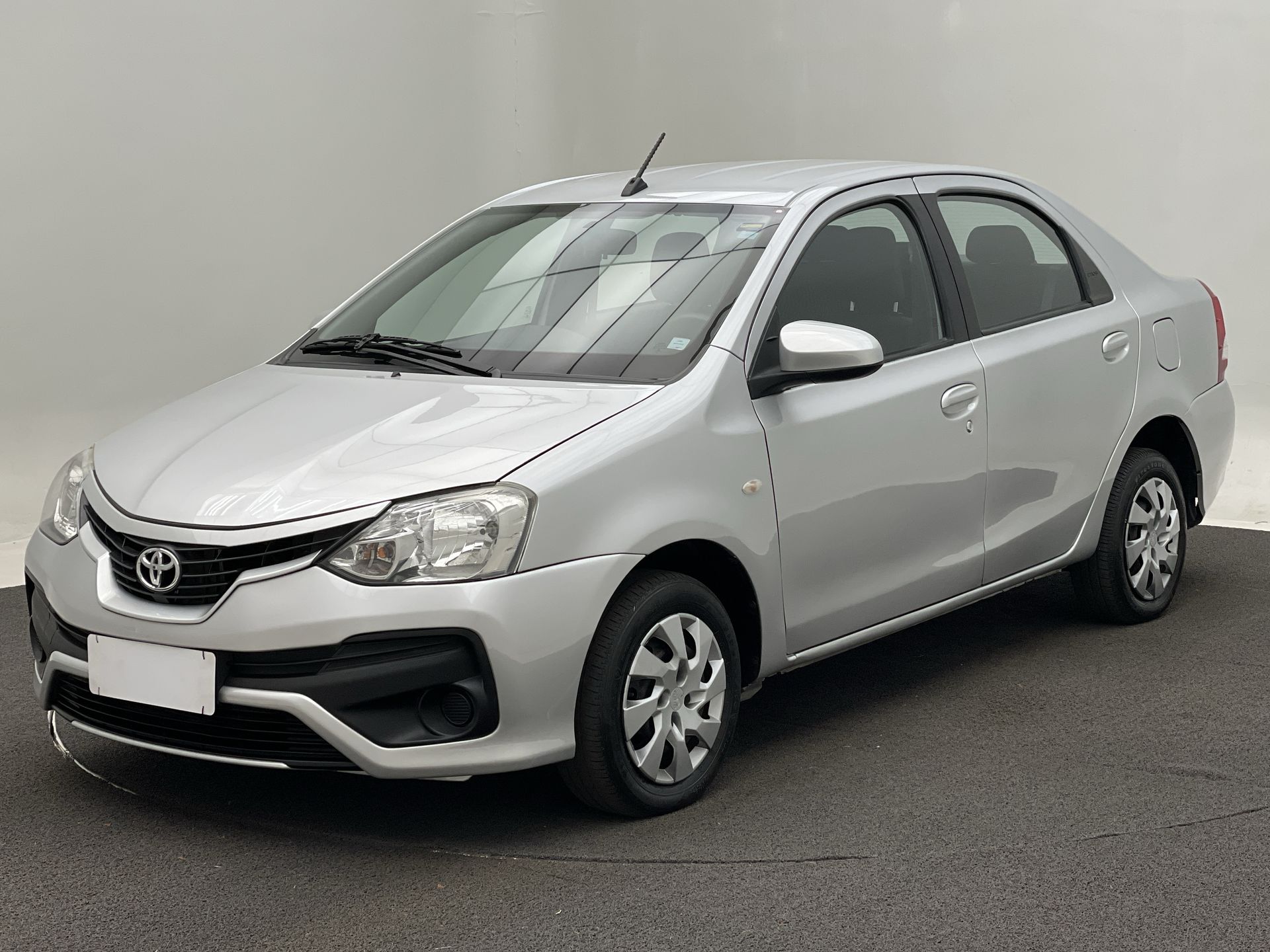 ETIOS X Sedan 1.5 Flex 16V 4p Mec.