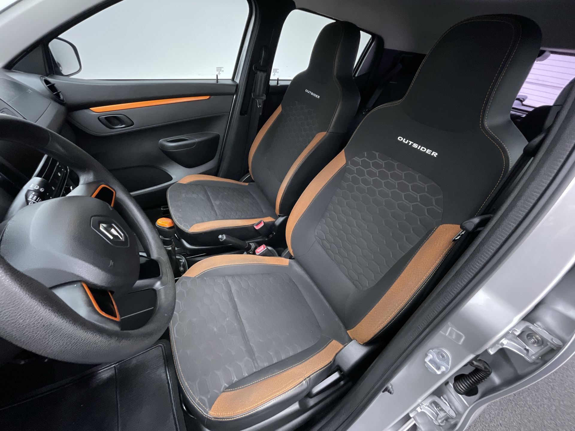 KWID OUTSIDER 1.0 Flex 12V 5p Mec.