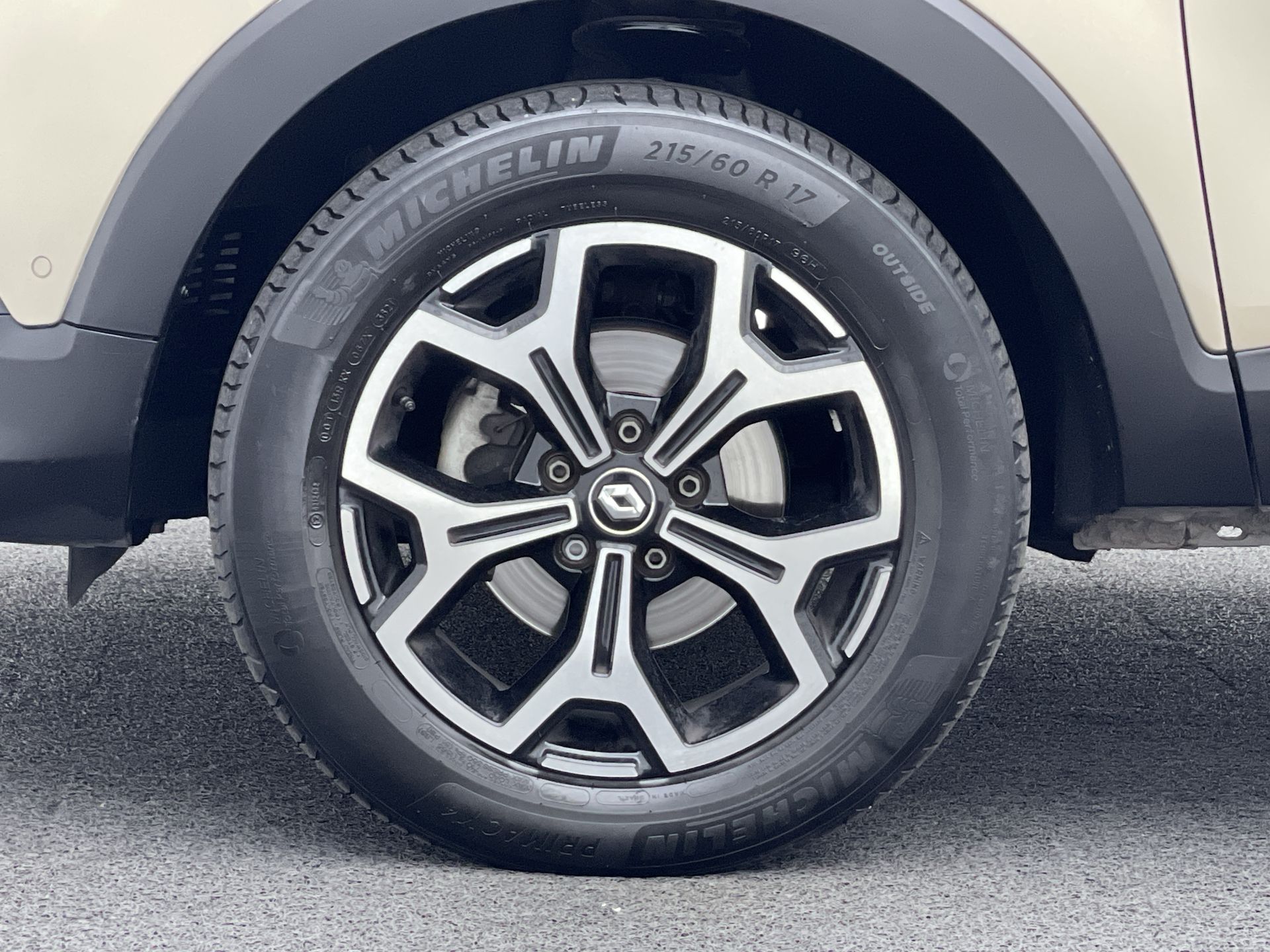 CAPTUR Iconic 1.3 TB 16V Flex 5p Aut.