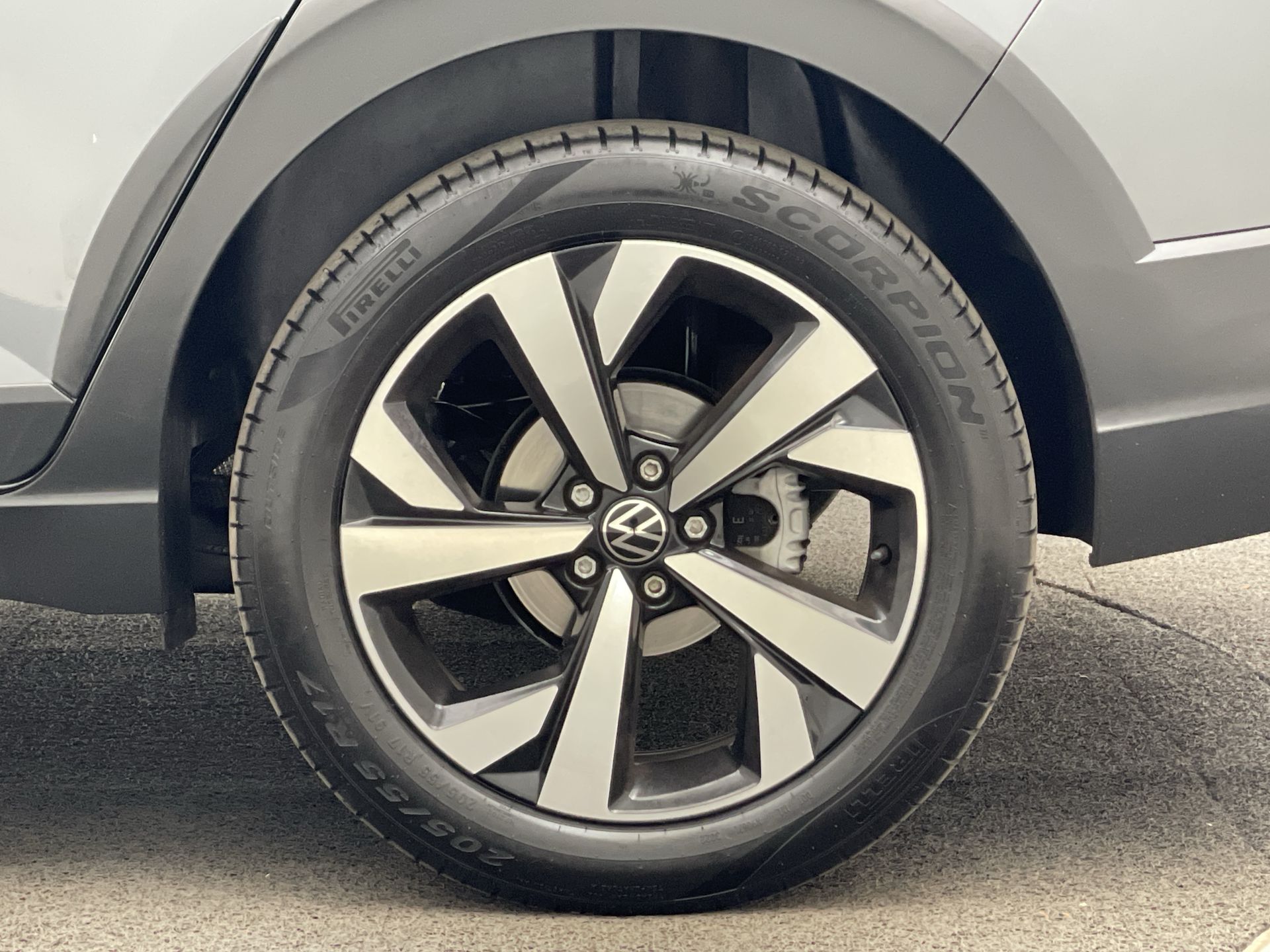 Nivus Highline 1.0 200 TSI Flex Aut.