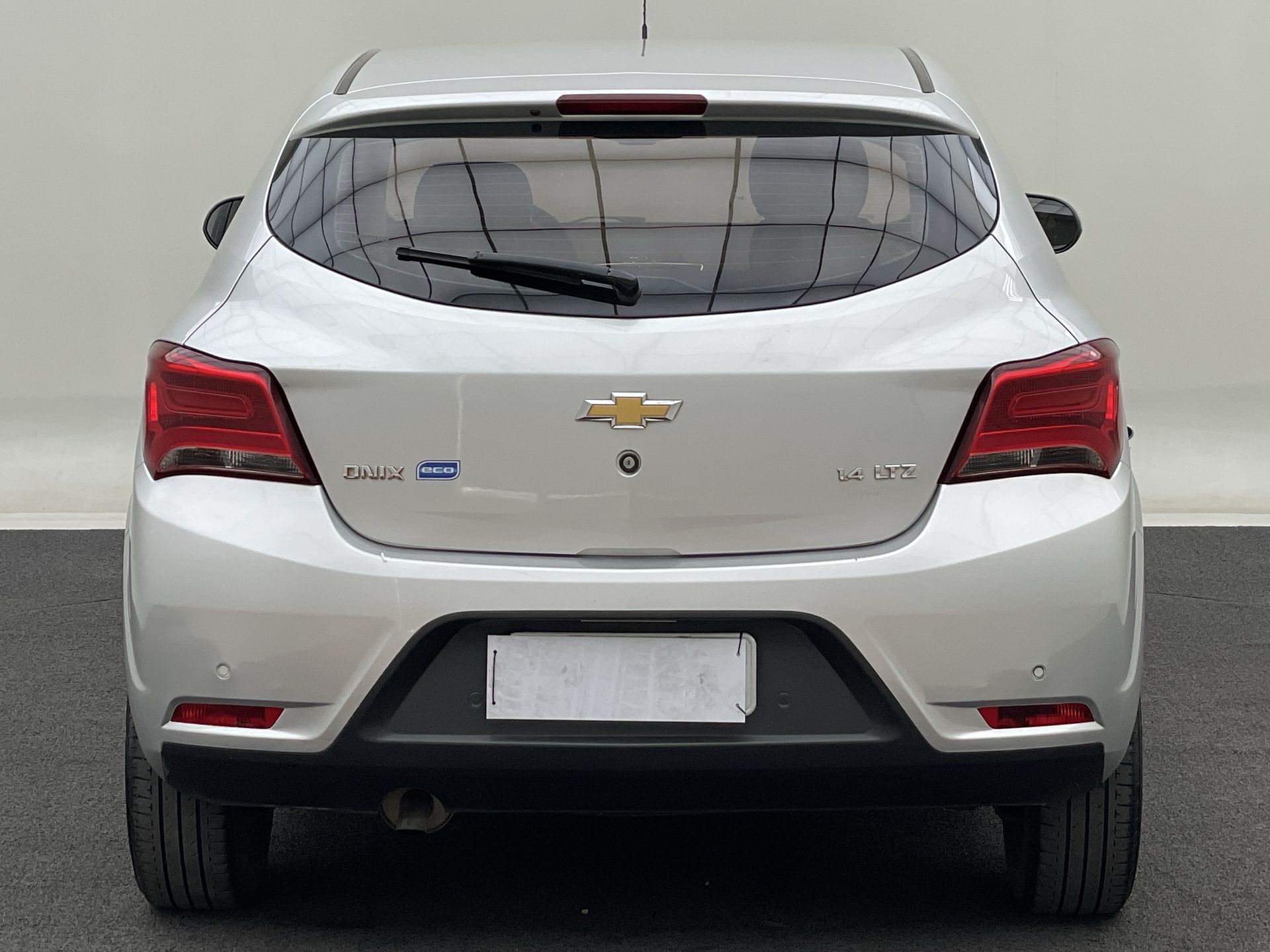 GM - Chevrolet-ONIX-ONIX HATCH LTZ 1.4 8V FlexPower 5p Mec.