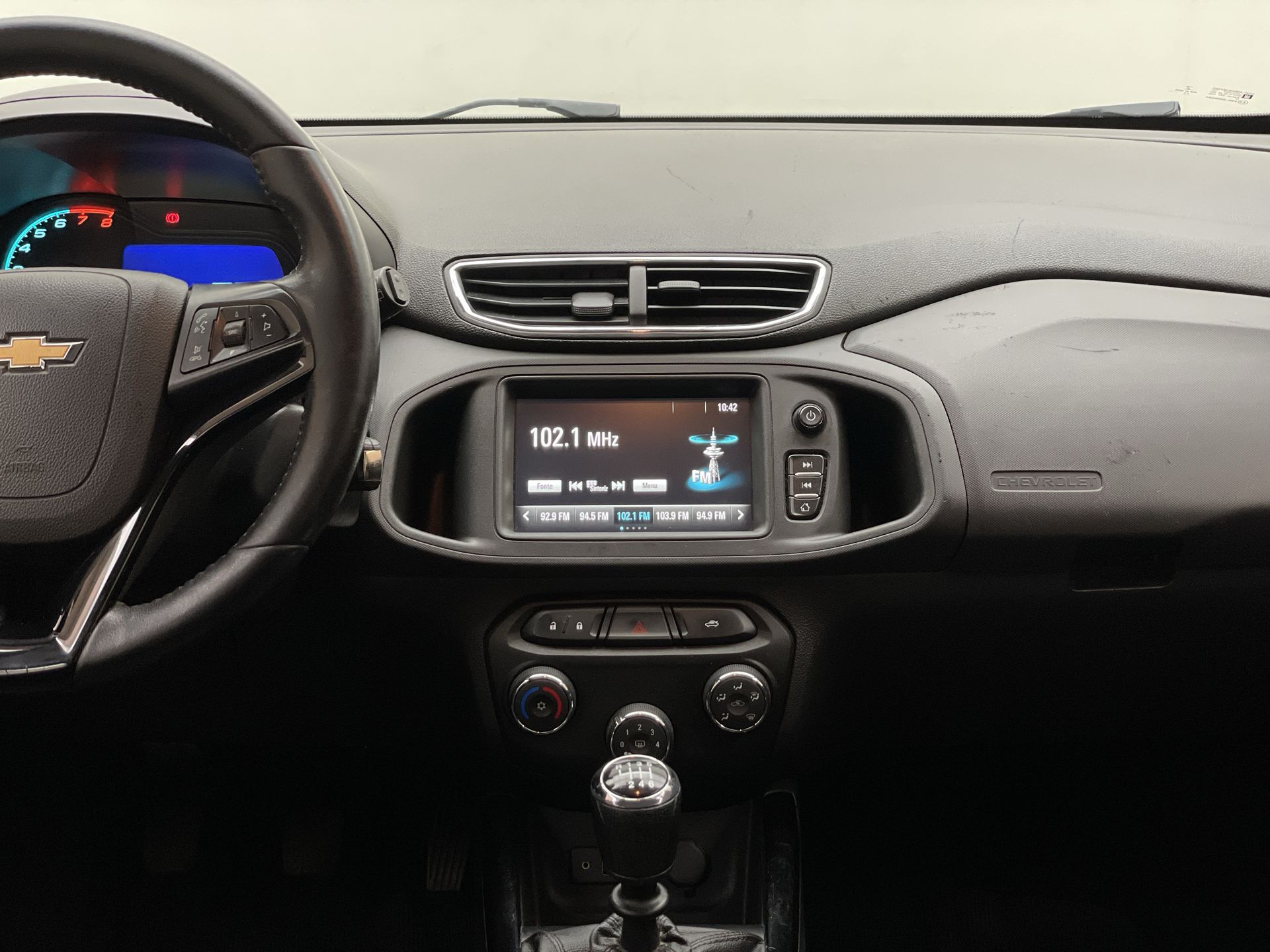 GM - Chevrolet-ONIX-ONIX HATCH LTZ 1.4 8V FlexPower 5p Mec.