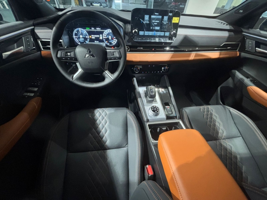 Mitsubishi-OUTLANDER-2.4 PHEV SIGNATURE S-AWC DHT