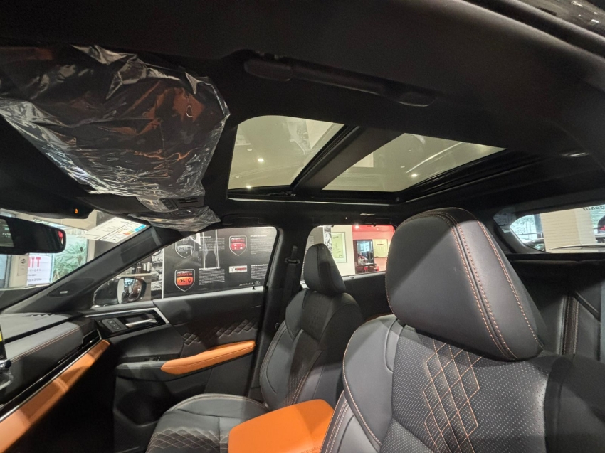 Mitsubishi-OUTLANDER-2.4 PHEV SIGNATURE S-AWC DHT