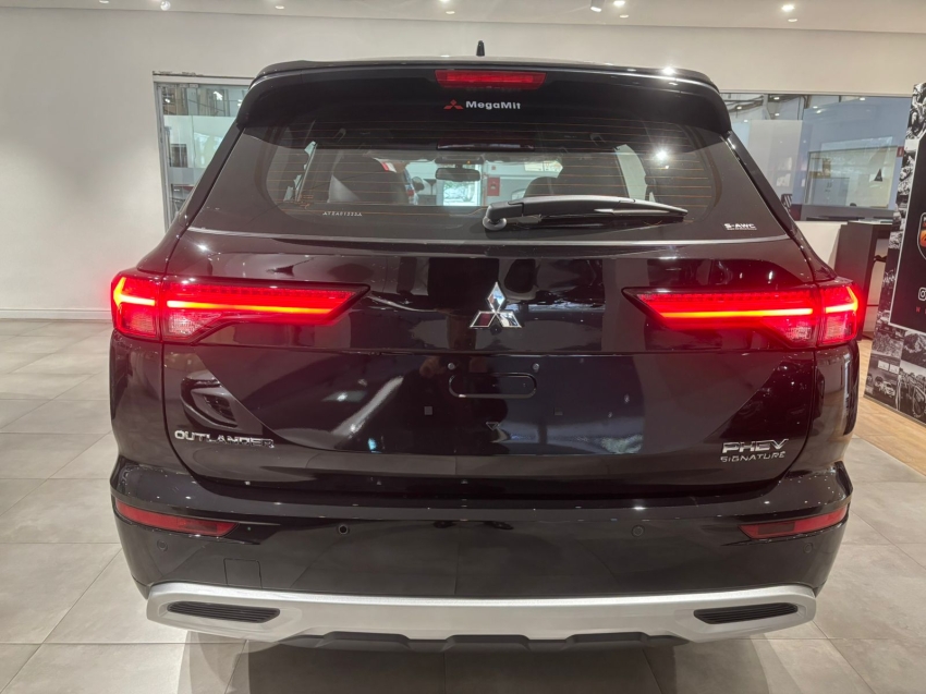 Mitsubishi-OUTLANDER-2.4 PHEV SIGNATURE S-AWC DHT