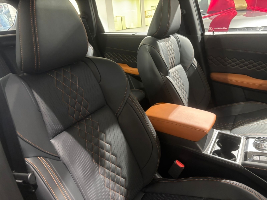 Mitsubishi-OUTLANDER-2.4 PHEV SIGNATURE S-AWC DHT